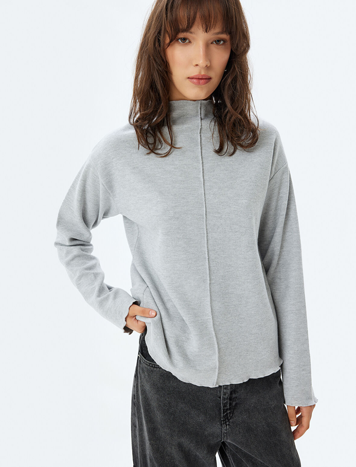 Dokulu Dik Yaka Uzun Kollu Kazak