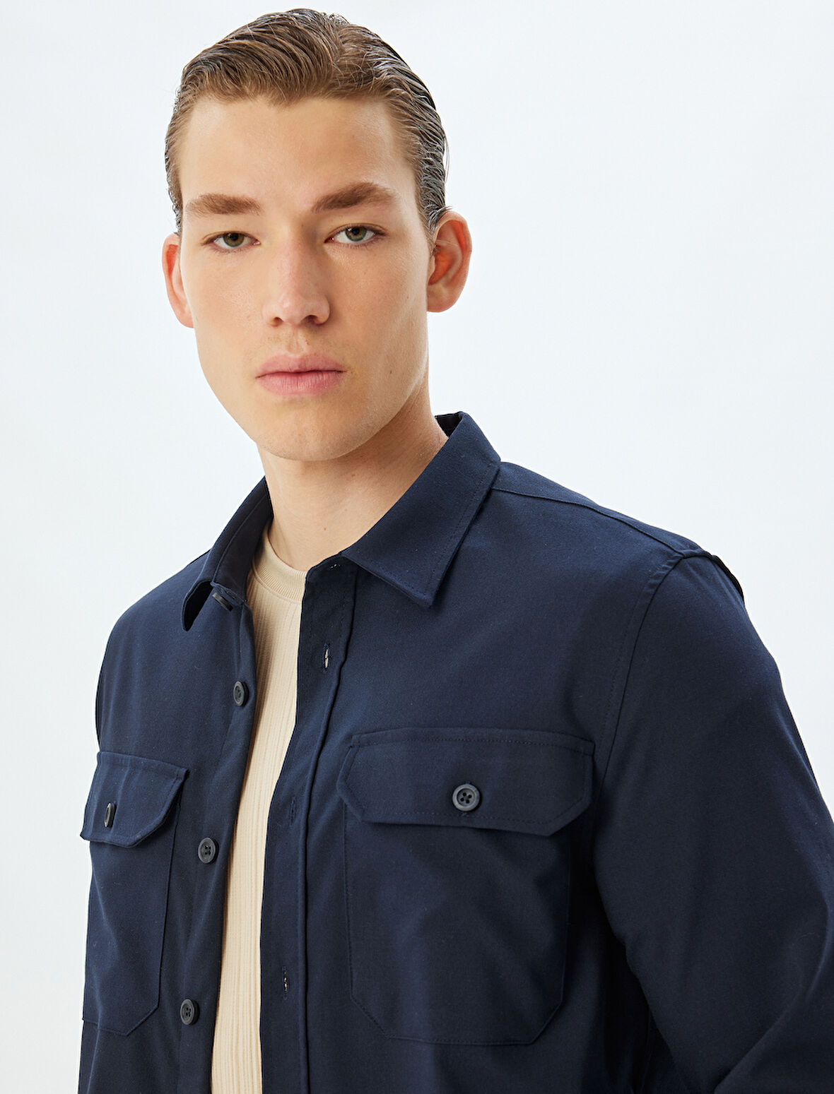 Uzun Kollu Gömlek Kapaklı Cep Detaylı Viskon Karışımlı Regular Fit