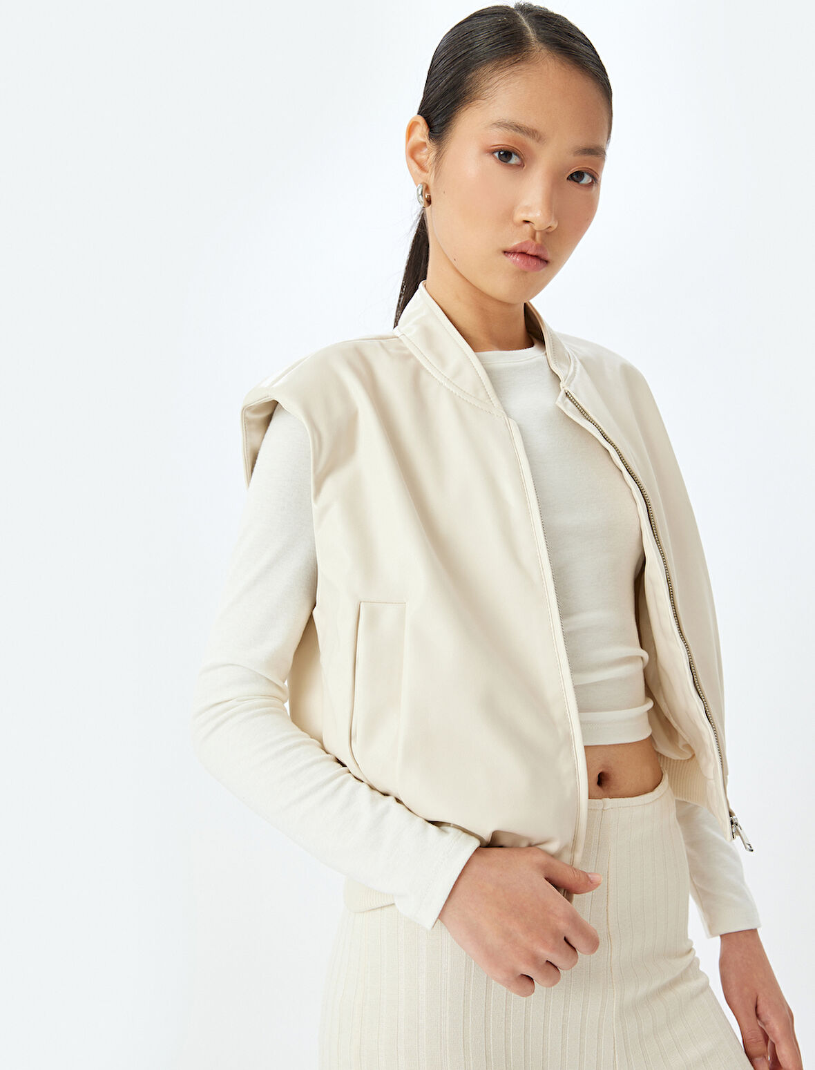 Cepli Fermuarlı Crop Kolsuz Suni Deri Ceket