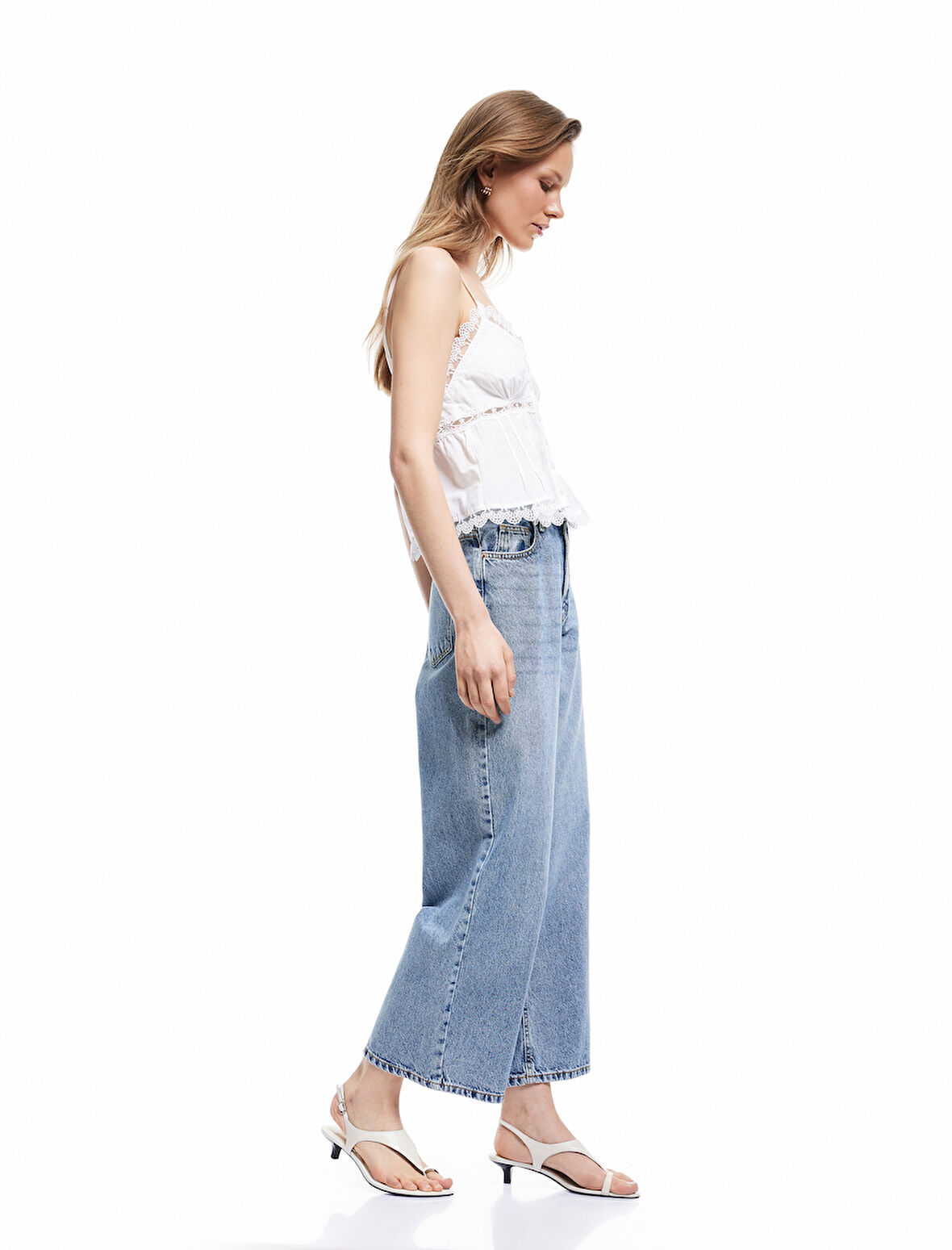Pamuklu Düğmeli Cepli Normal Bel Crop Geniş Paça Jean Pantolon - Wide Leg Jean