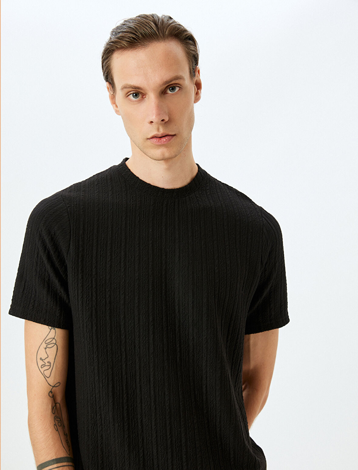 Basic Bisiklet Yaka Pamuklu Kısa Kollu Oversize Tişört