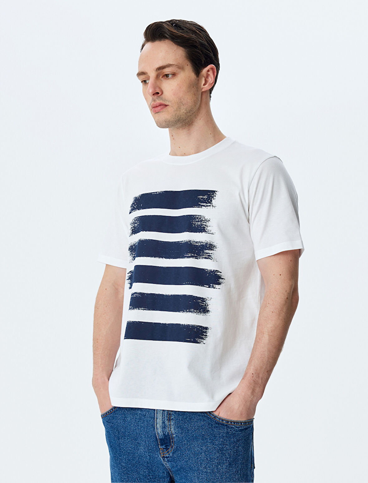 Bisiklet Yaka Çizgi Baskılı Pamuklu Kısa Kollu Slim Fit Tişört