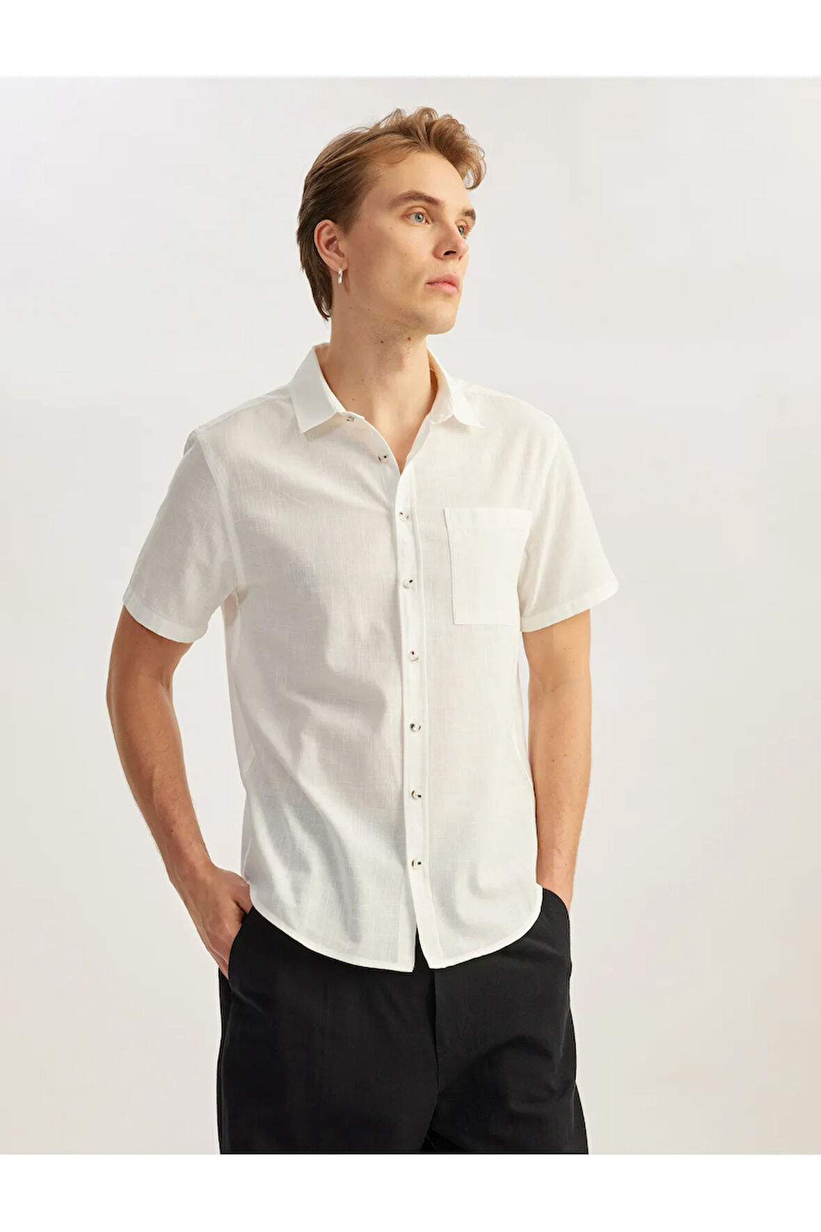 Kısa Kollu Pamuklu Cep Detaylı Slim Fit Gömlek