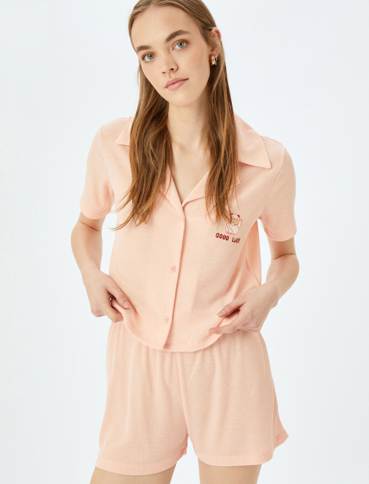 Viskon Karışımlı Düğmeli Gömlek Yaka Şort Pijama Takımı