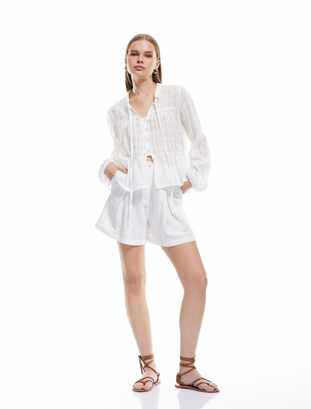 Keten Karışımlı Düğmeli Pileli Mini Şort