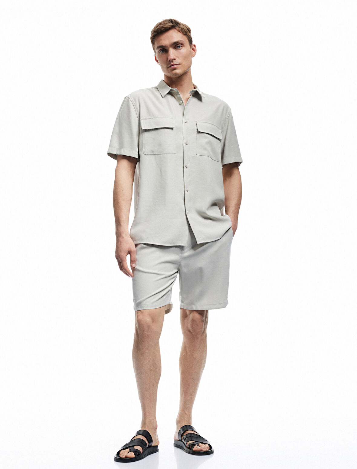 Viskon Cep Detaylı Rayon Beli Bağcıklı Bermuda Chino Şort