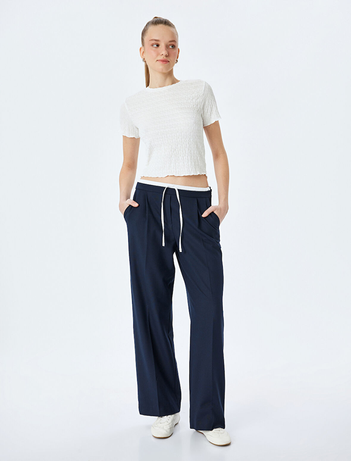 Basic Kısa Kollu Bisiklet Yaka Dokulu Crop Tişört