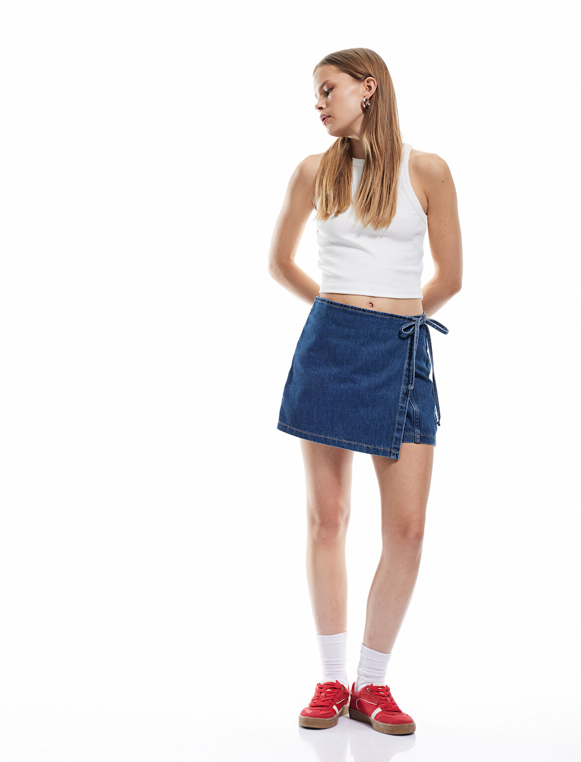 Pamuklu Bağlama Detaylı Mini Denim Şort Etek