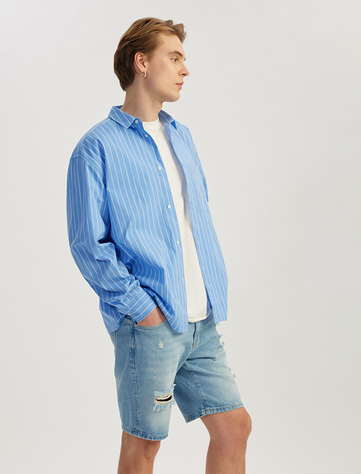 Pamuklu Yırtık Detaylı Bermuda Slim Fit Jean Şort