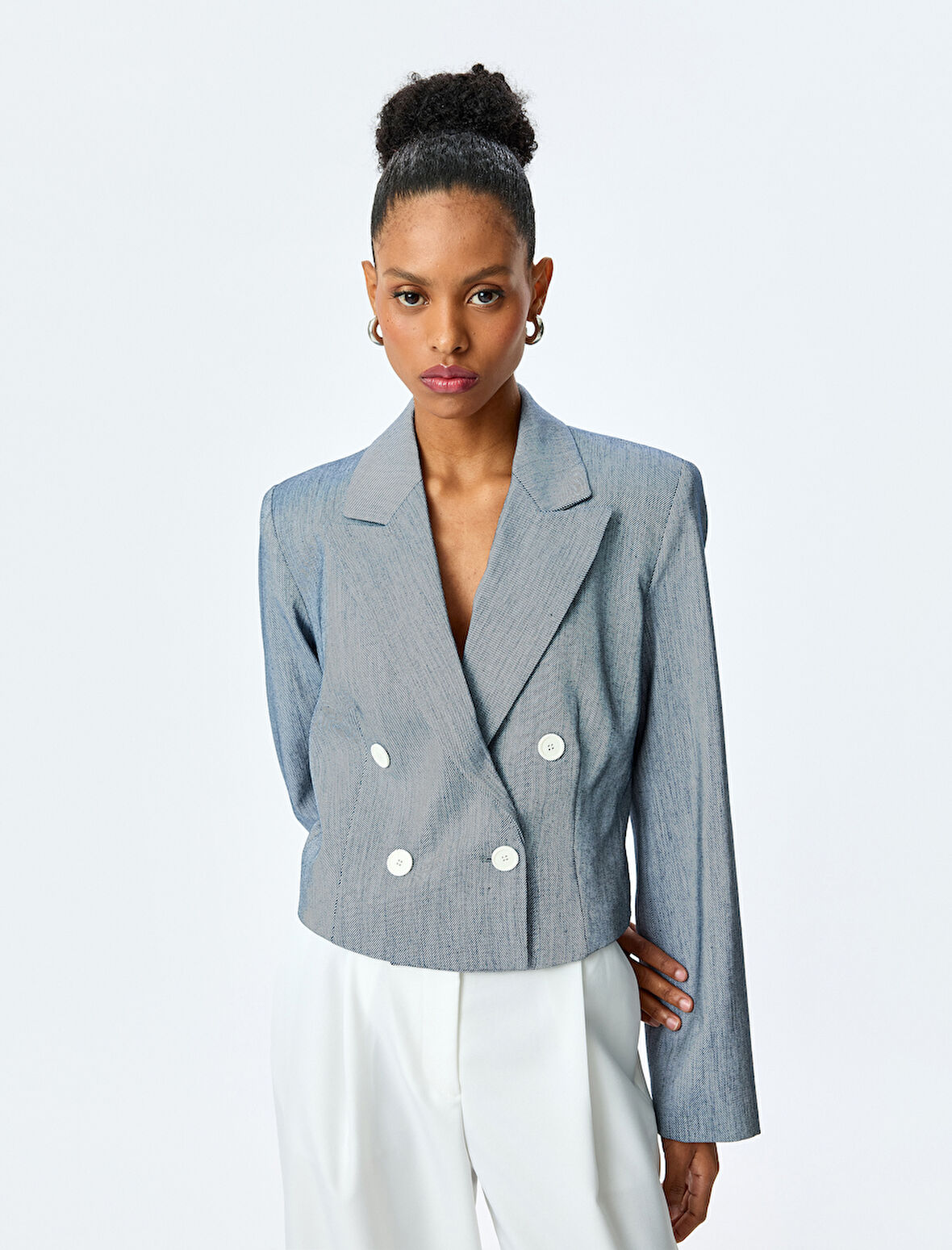 Uzun Kollu Düğmeli Kruvaze Yaka Crop Blazer Ceket