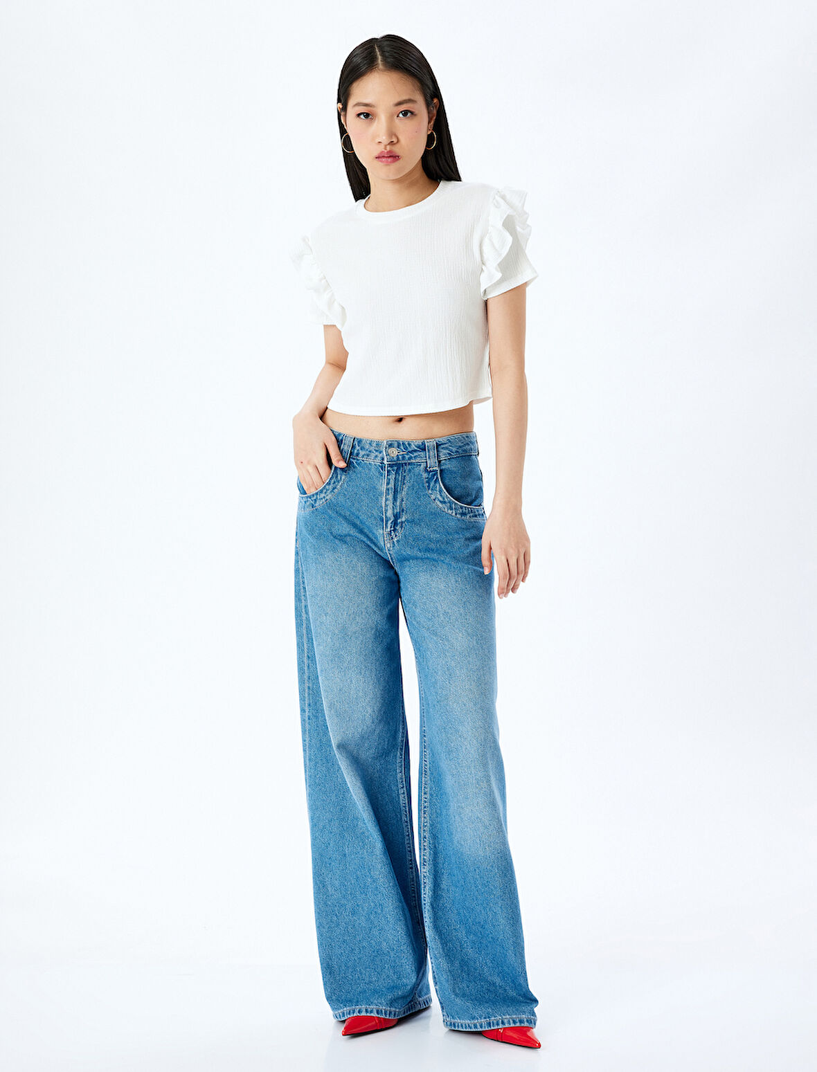 Fırfır Detaylı Kısa Kollu Bisiklet Yaka Tişört