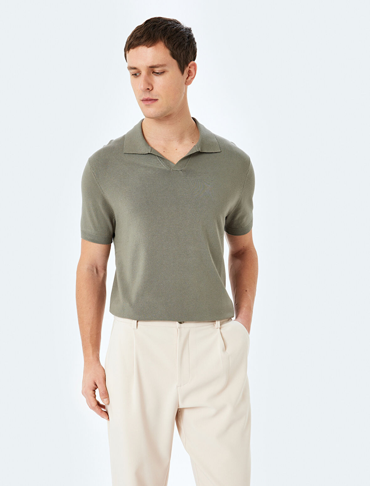 V Polo Yaka Viskon Kısa Kollu Triko Tişört