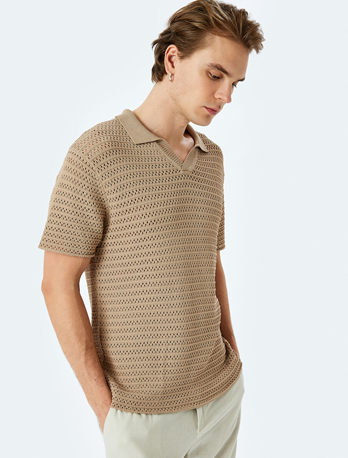 Viskon Karışımlı Polo V Yaka Dokulu Kısa Kollu Triko Tişört