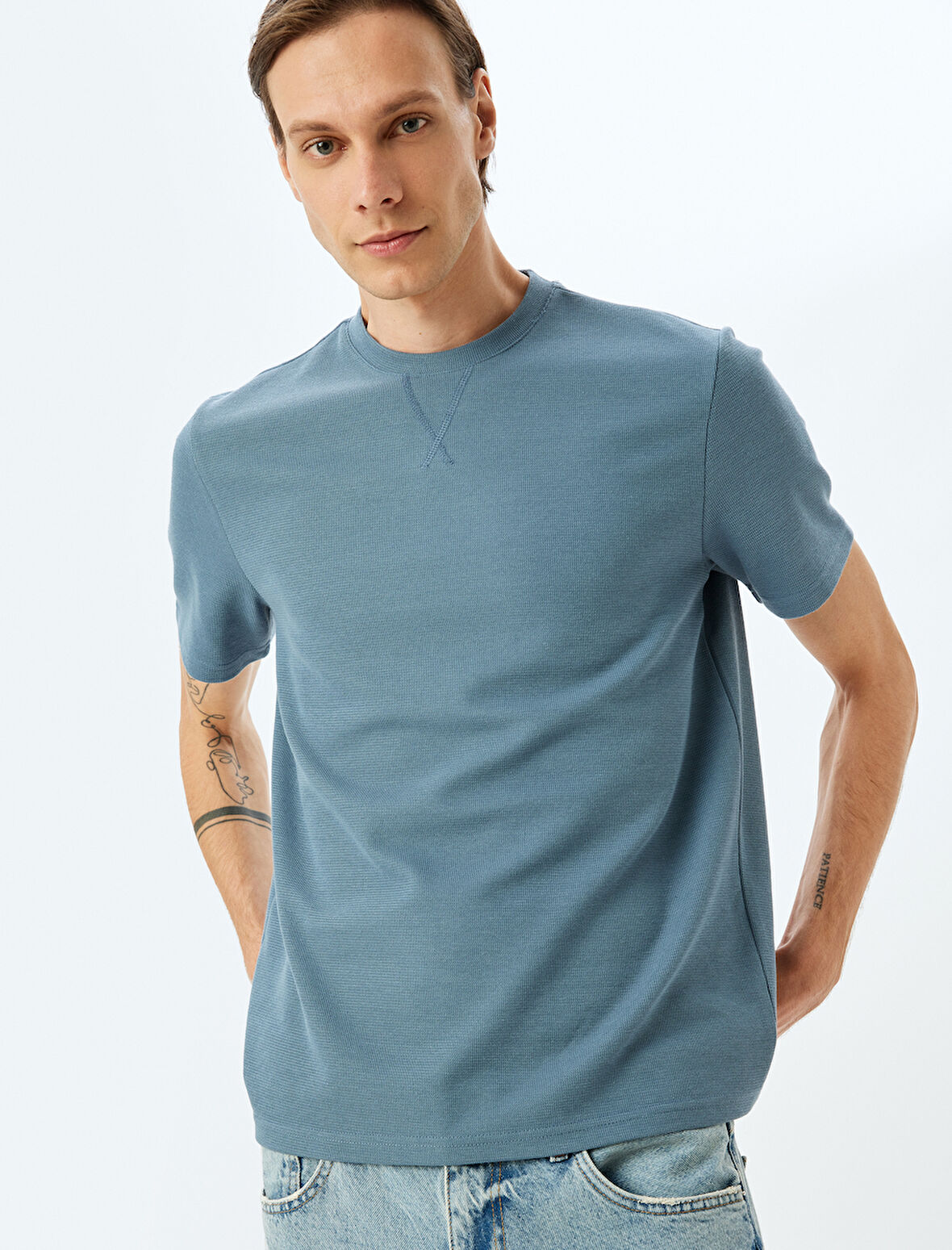 Bisiklet Yaka Dikiş Detaylı Pamuk Karışımlı Kısa Kollu Tişört