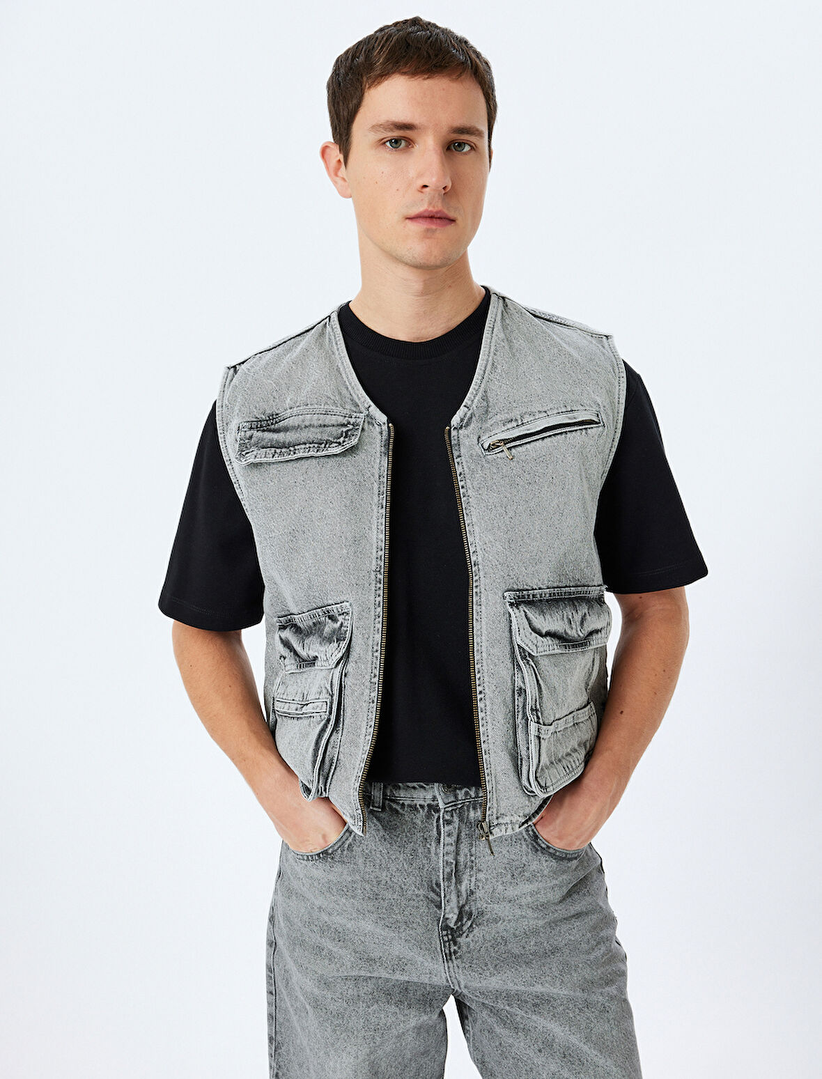 Kapaklı Cep Detaylı Pamuklu V Yaka Kolsuz Oversize Denim Yelek