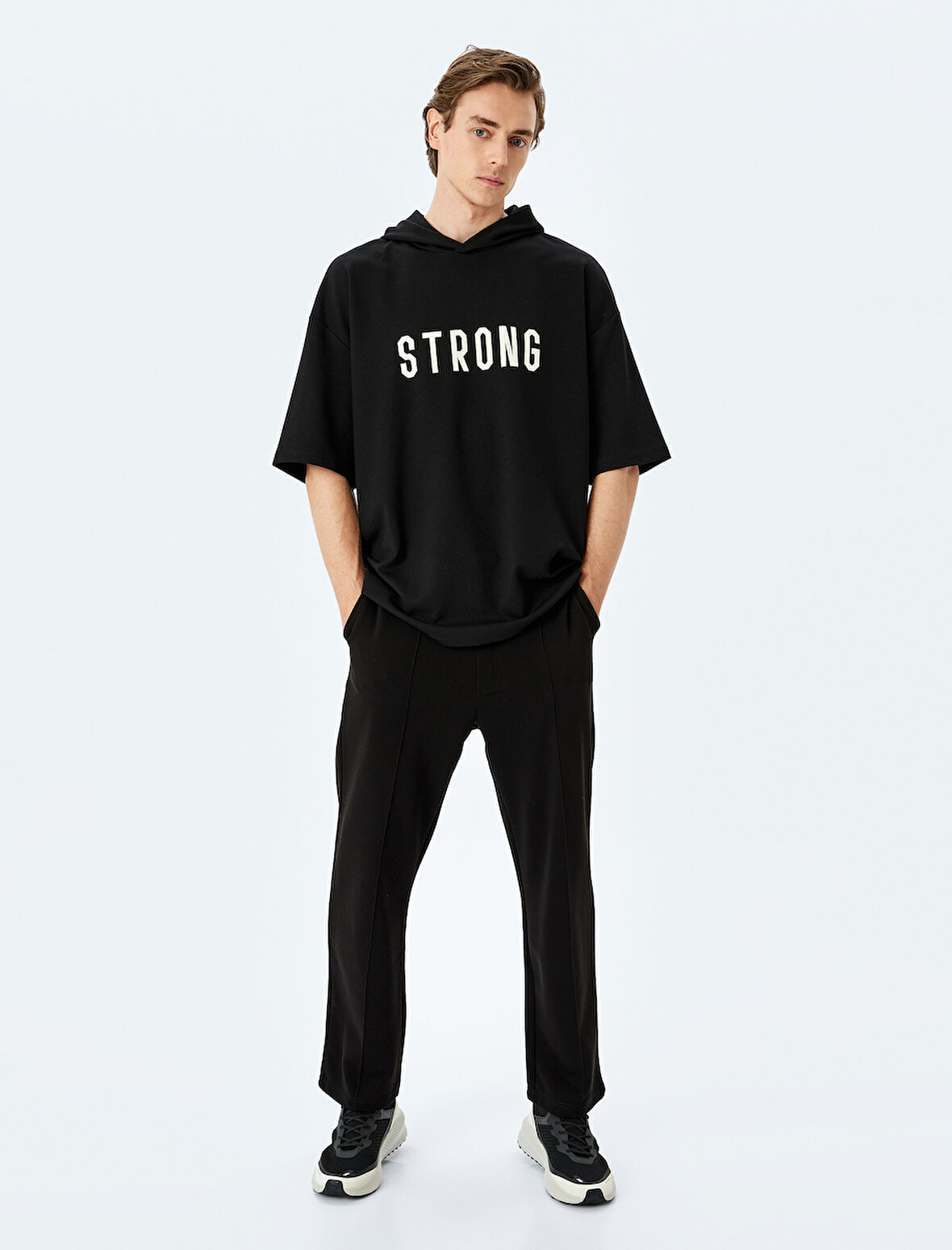 Kapşonlu İşlemeli Şardonlu Kısa Kollu Oversize Spor Sweatshirt