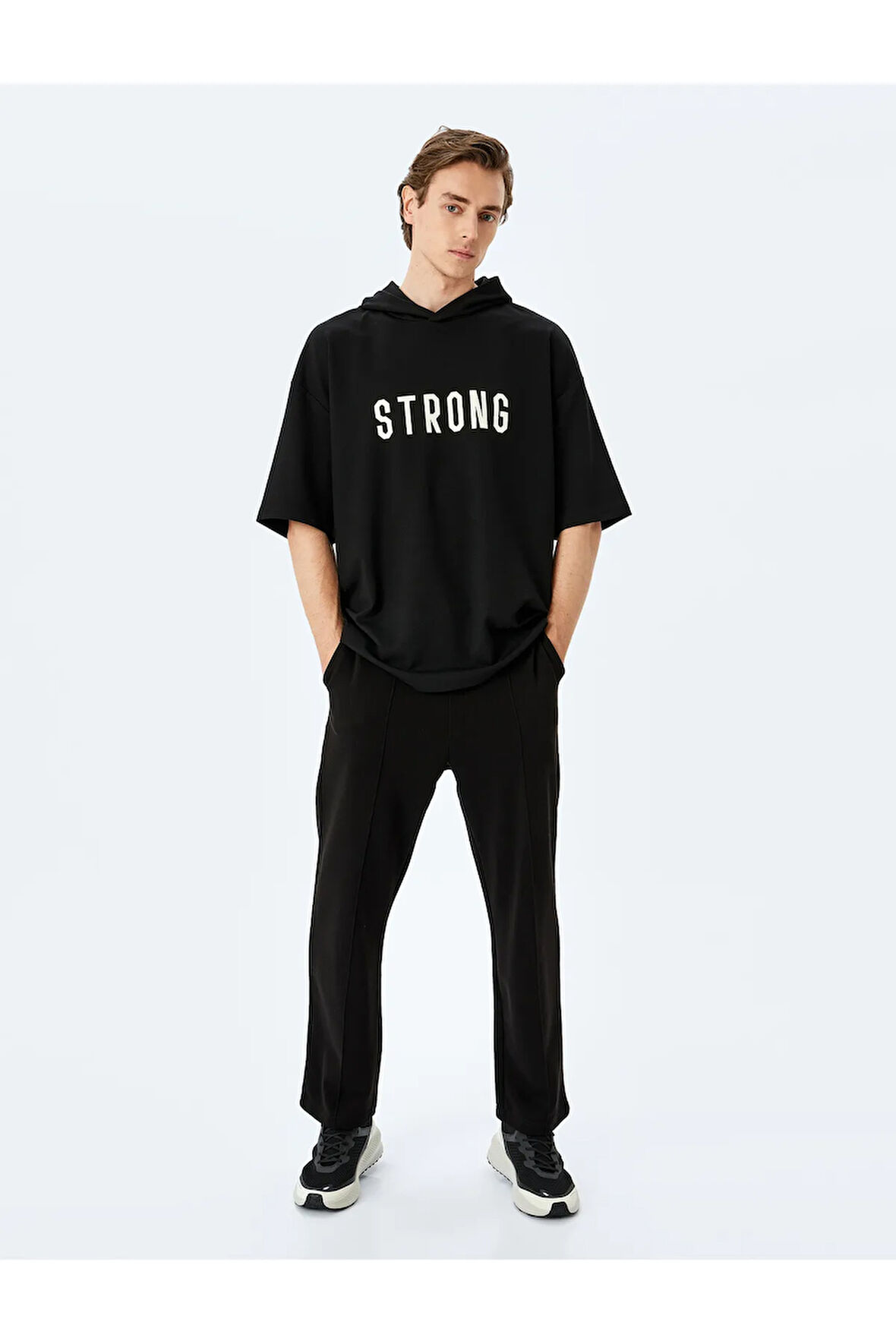 Kapşonlu İşlemeli Şardonlu Kısa Kollu Oversize Spor Sweatshirt