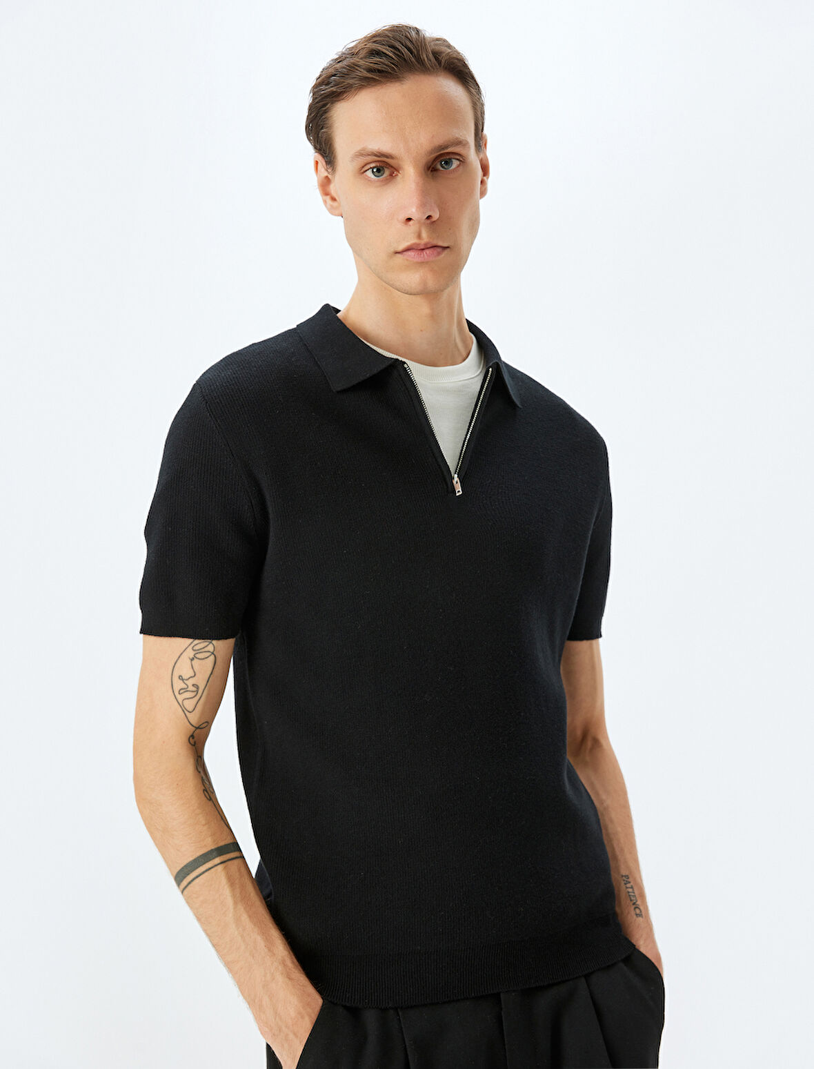 Yarım Fermuarlı Pamuk Karışımlı Kısa Kollu Triko Tişört