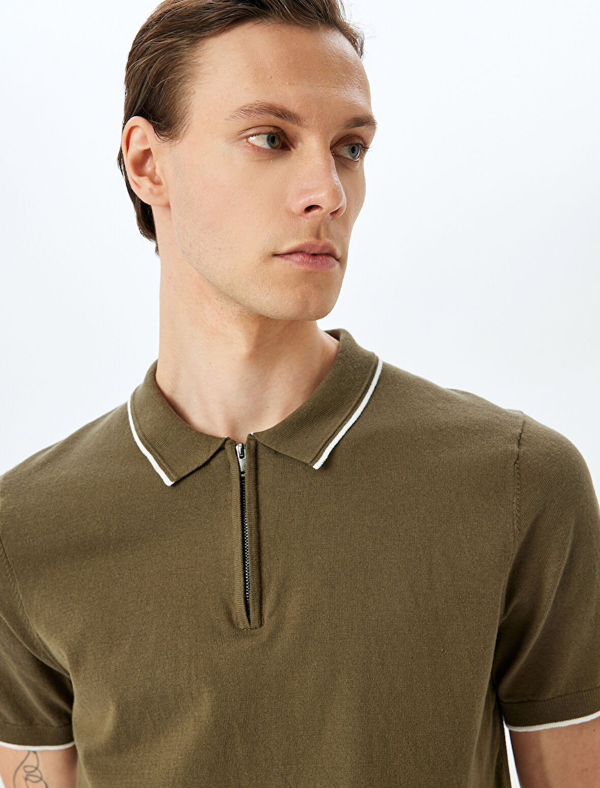 Yarım Fermuarlı Yaka Detaylı Pamuklu Kısa Kollu Triko Kazak