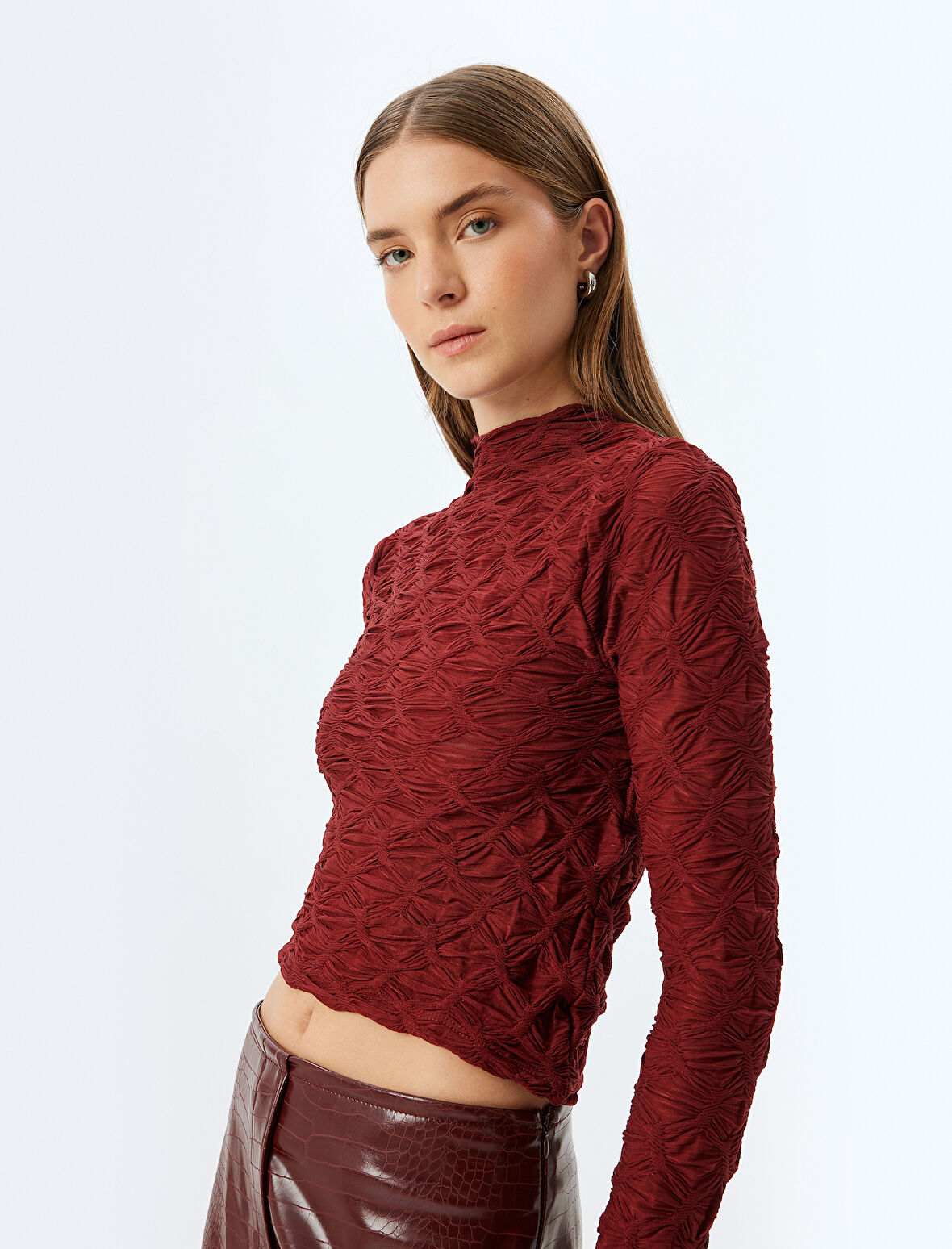 Dokulu Yarı Transparan Body Dik Yaka Uzun Kollu Slim Fit