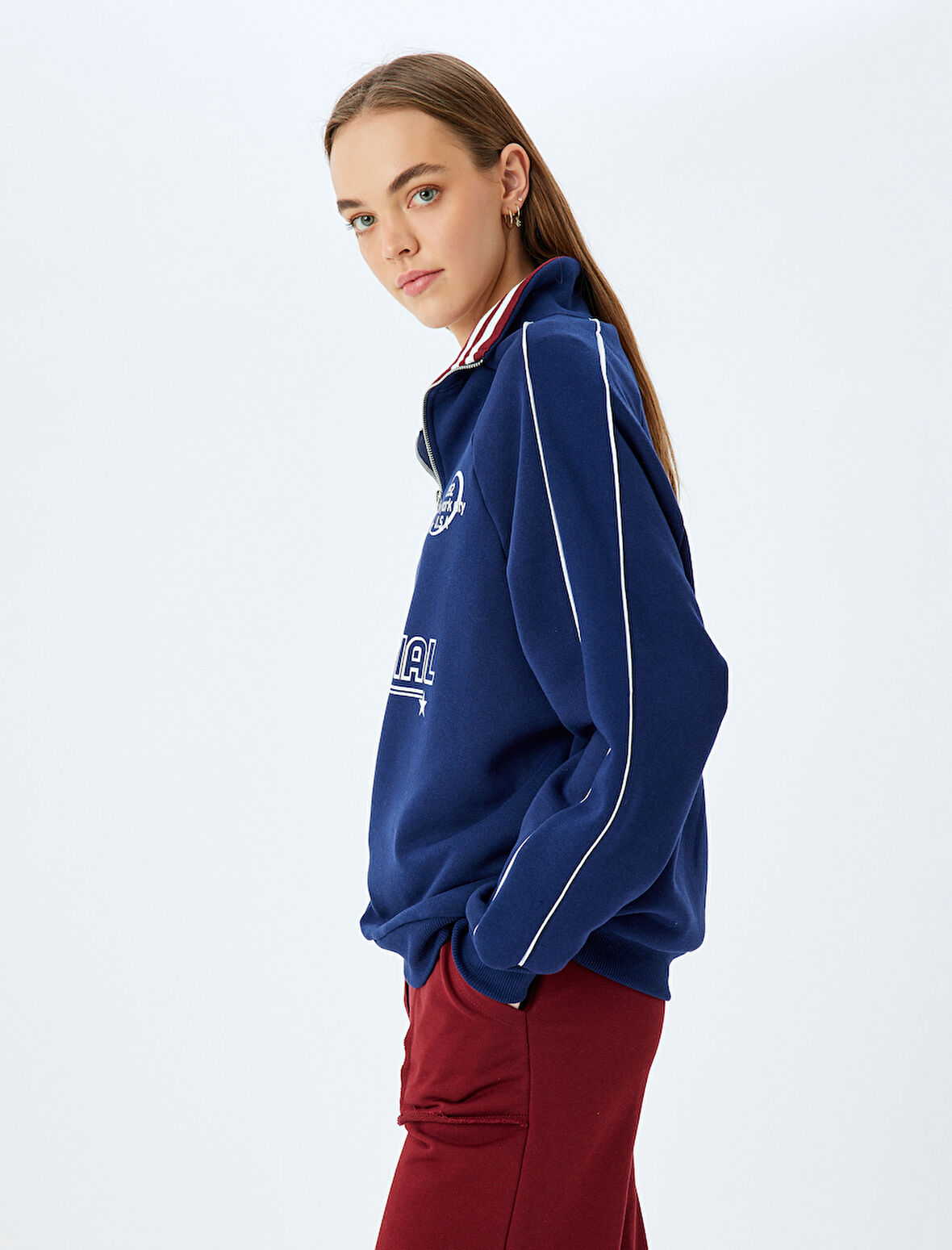 Şardonlu Yarım Fermuarlı Kolej Baskılı Biyeli Oversize Sweatshirt