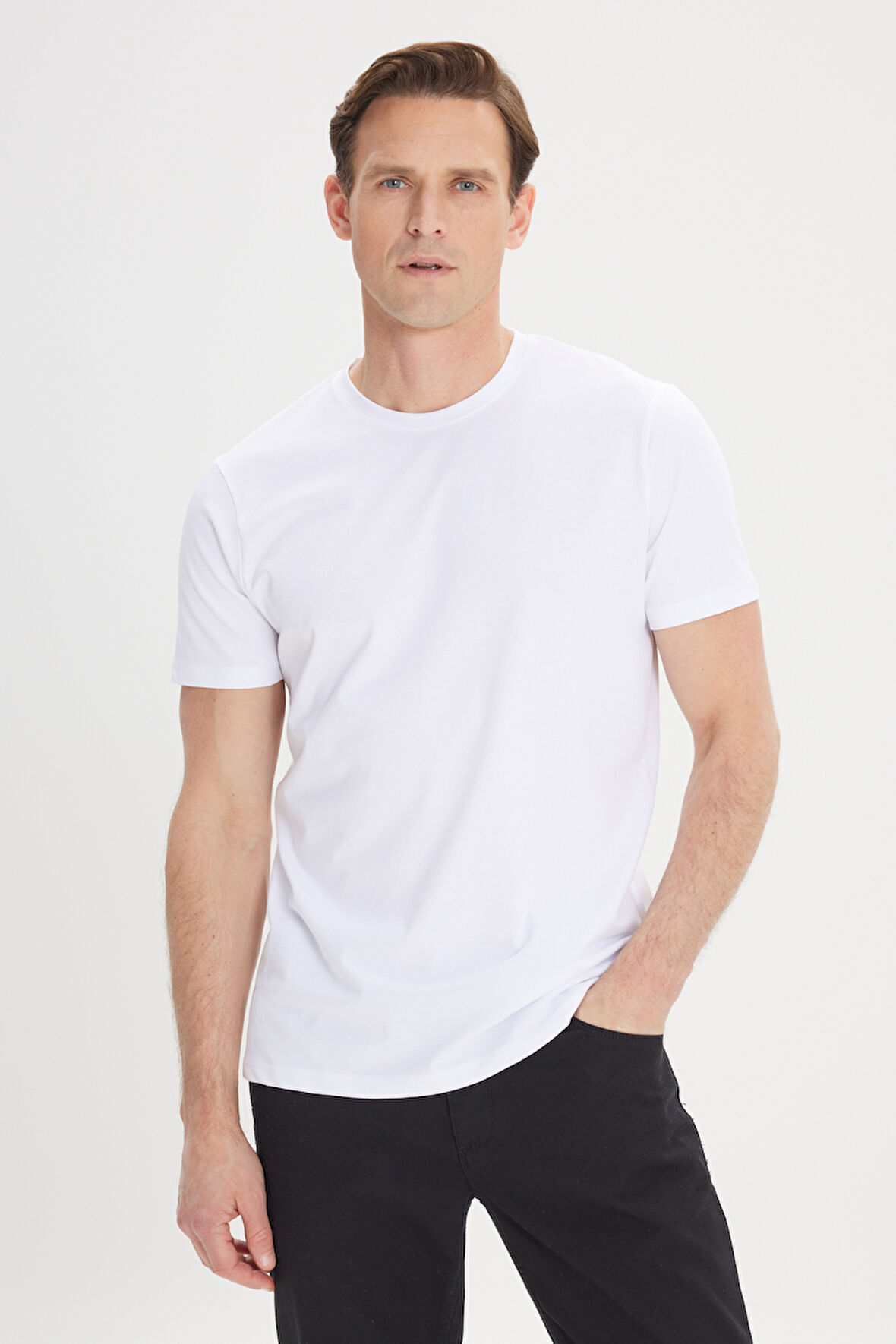Slim Fit Dar Kesim Pamuklu Bisiklet Yaka Tişört