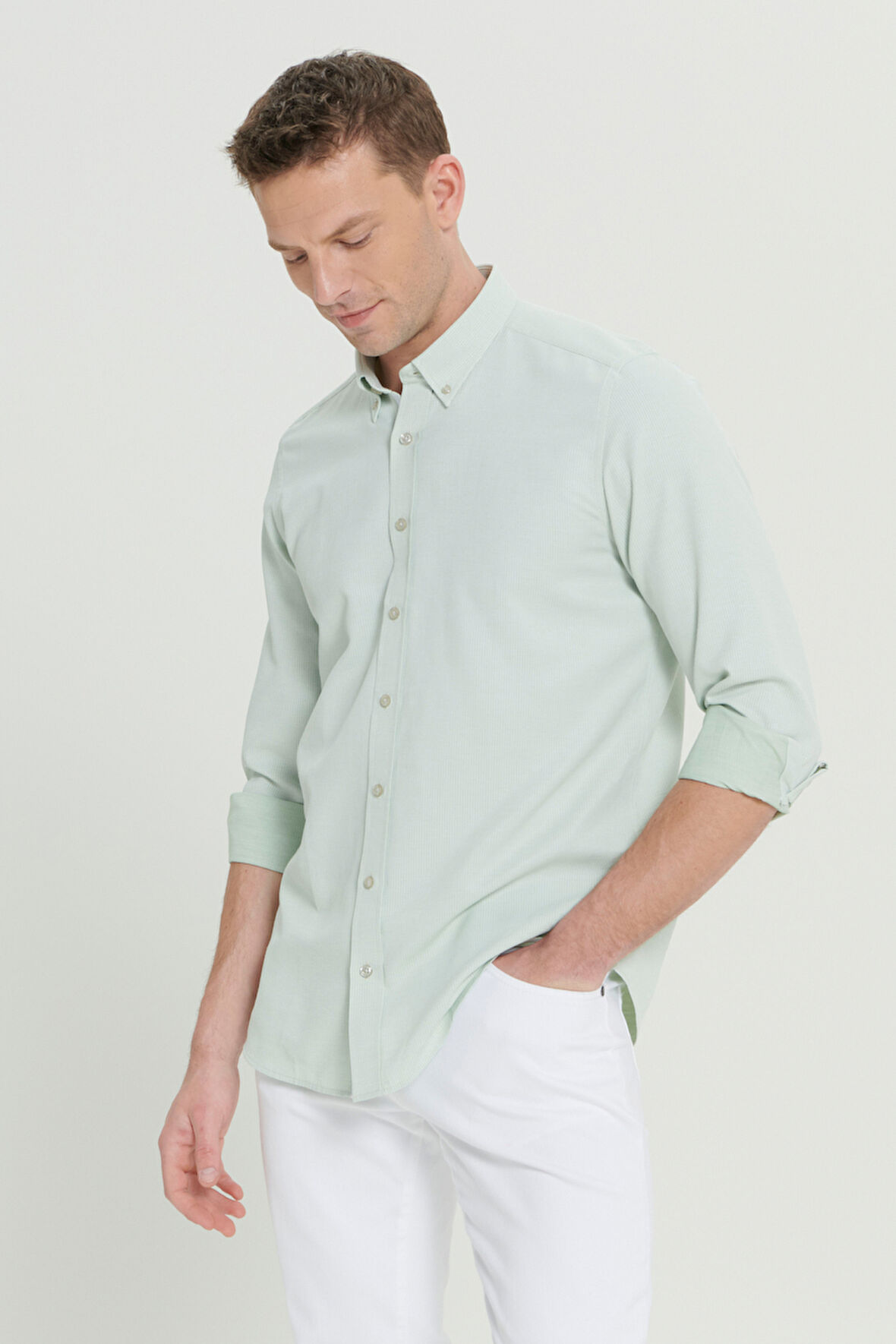 Slim Fit Dar Kesim Düğmeli Yaka Armürlü Pamuklu Gömlek