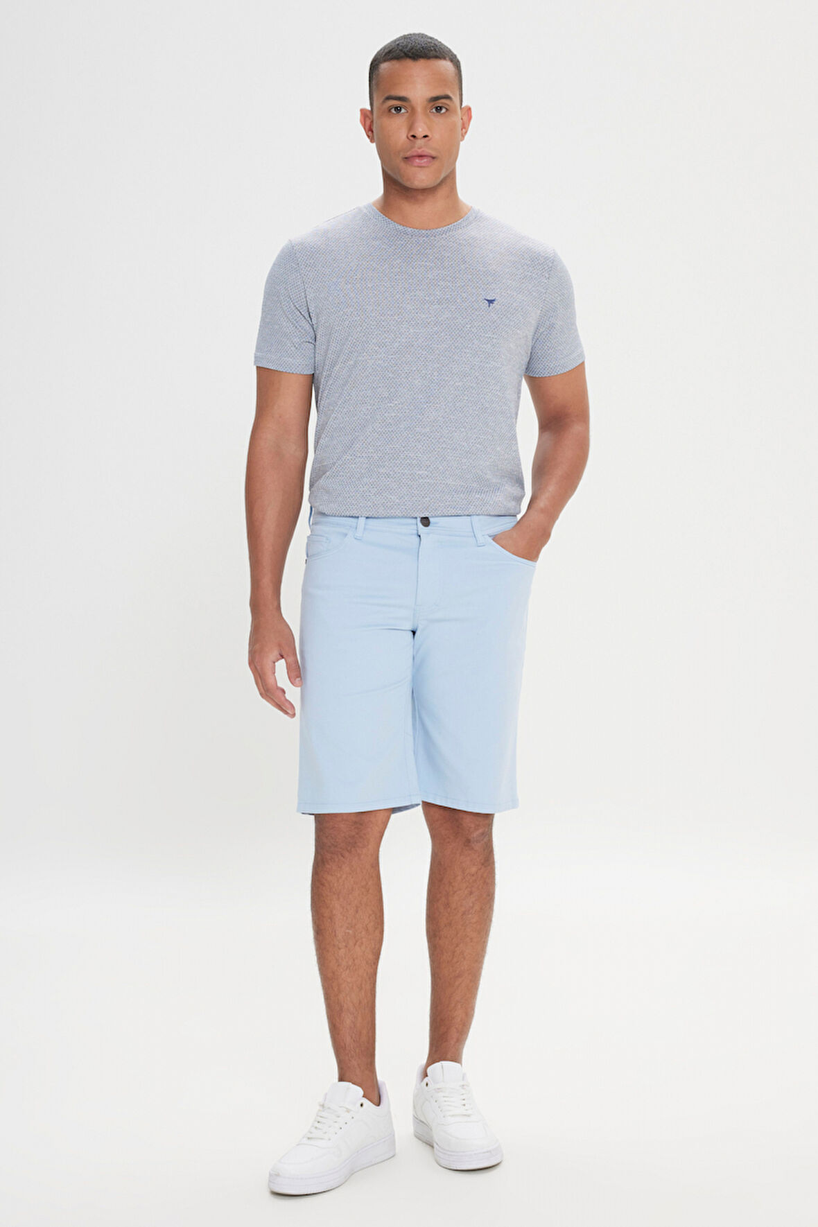 Slim Fit Dar Kesim Yan Cepli Gofre Desenli Şort