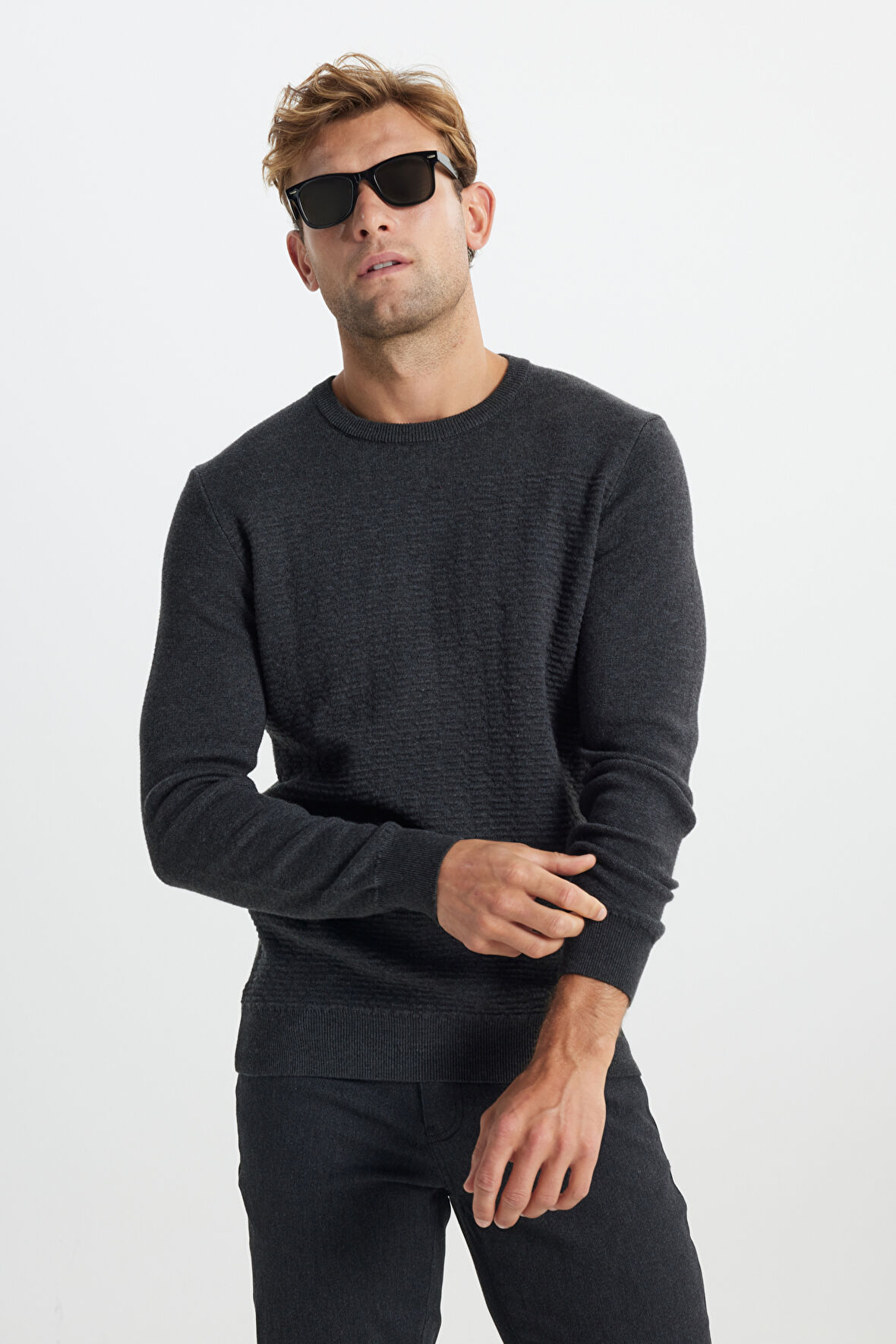 Pamuklu Standart Fit Normal Kesim Bisiklet Yaka Desenli Triko Kazak