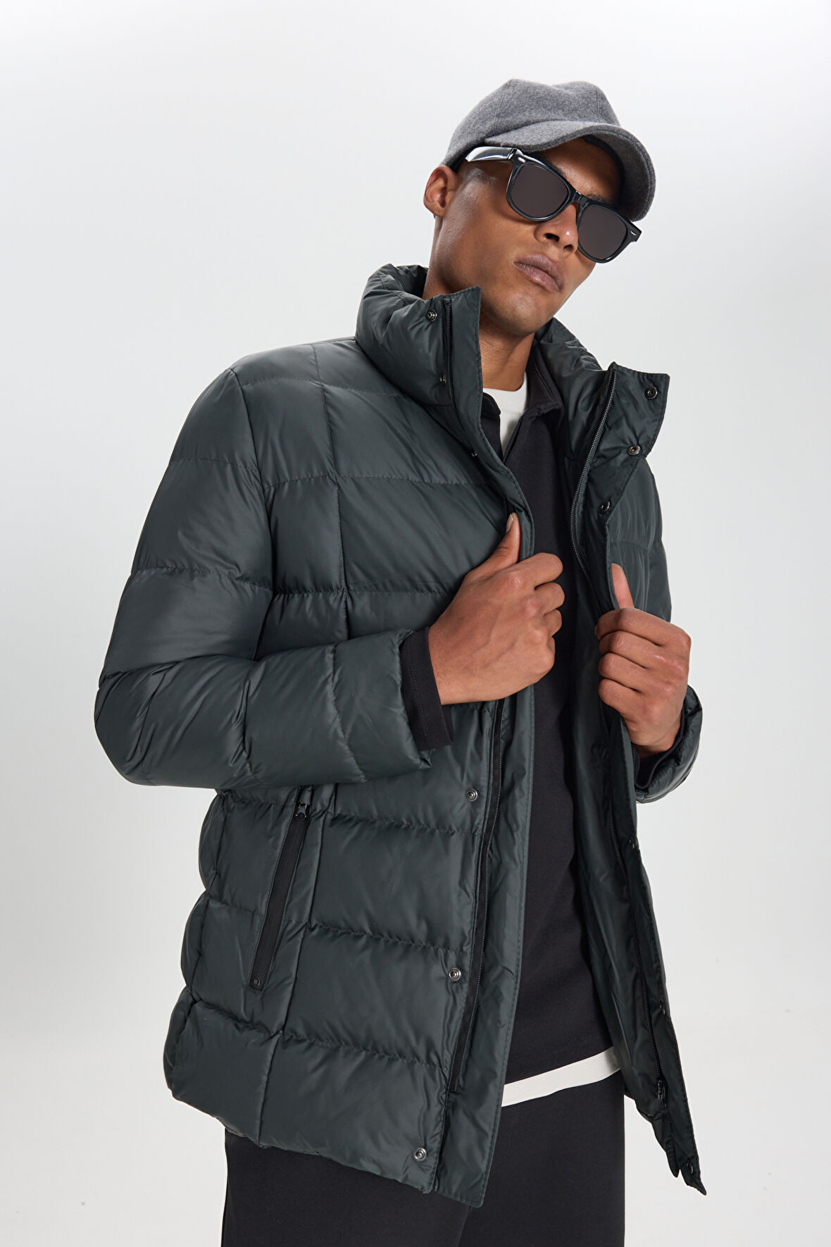 Standart Fit Normal Kesim Dik Yaka Yan Cepli Mont