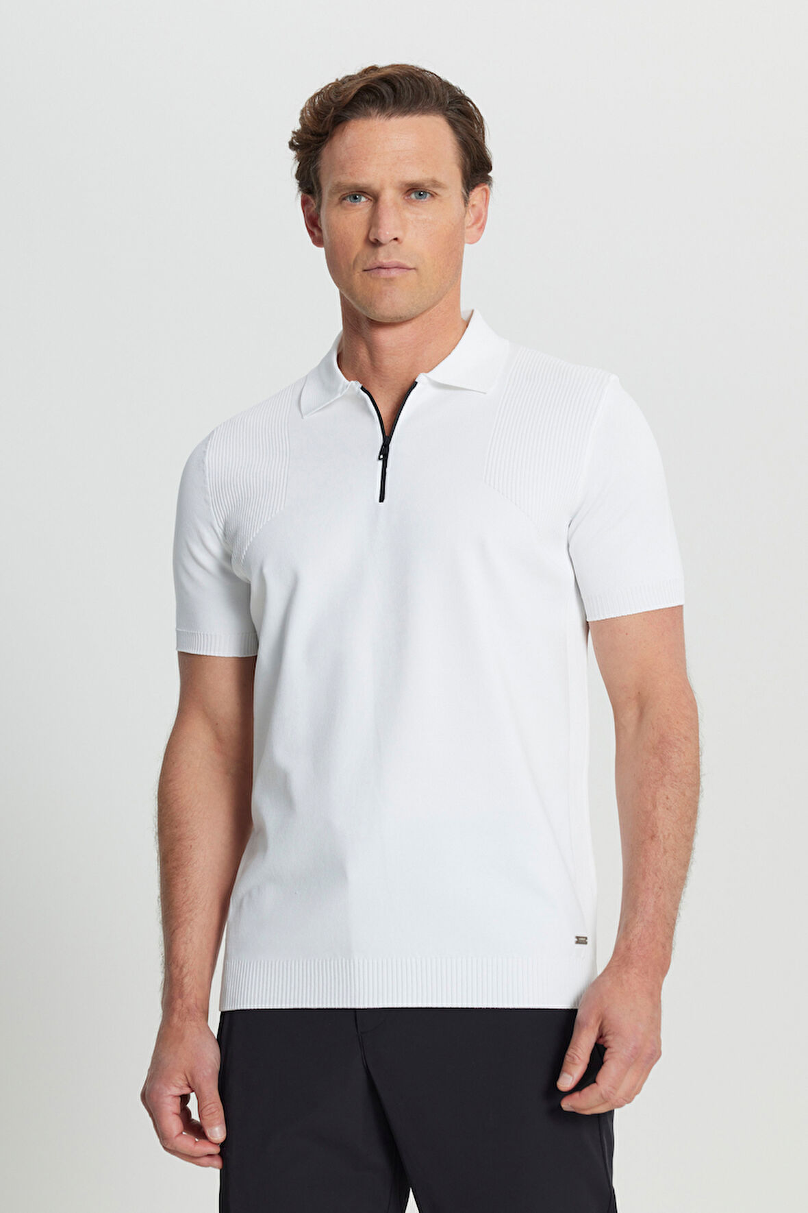 Standart Fit Normal Kesim Polo Yaka Jakarlı Triko Tişört