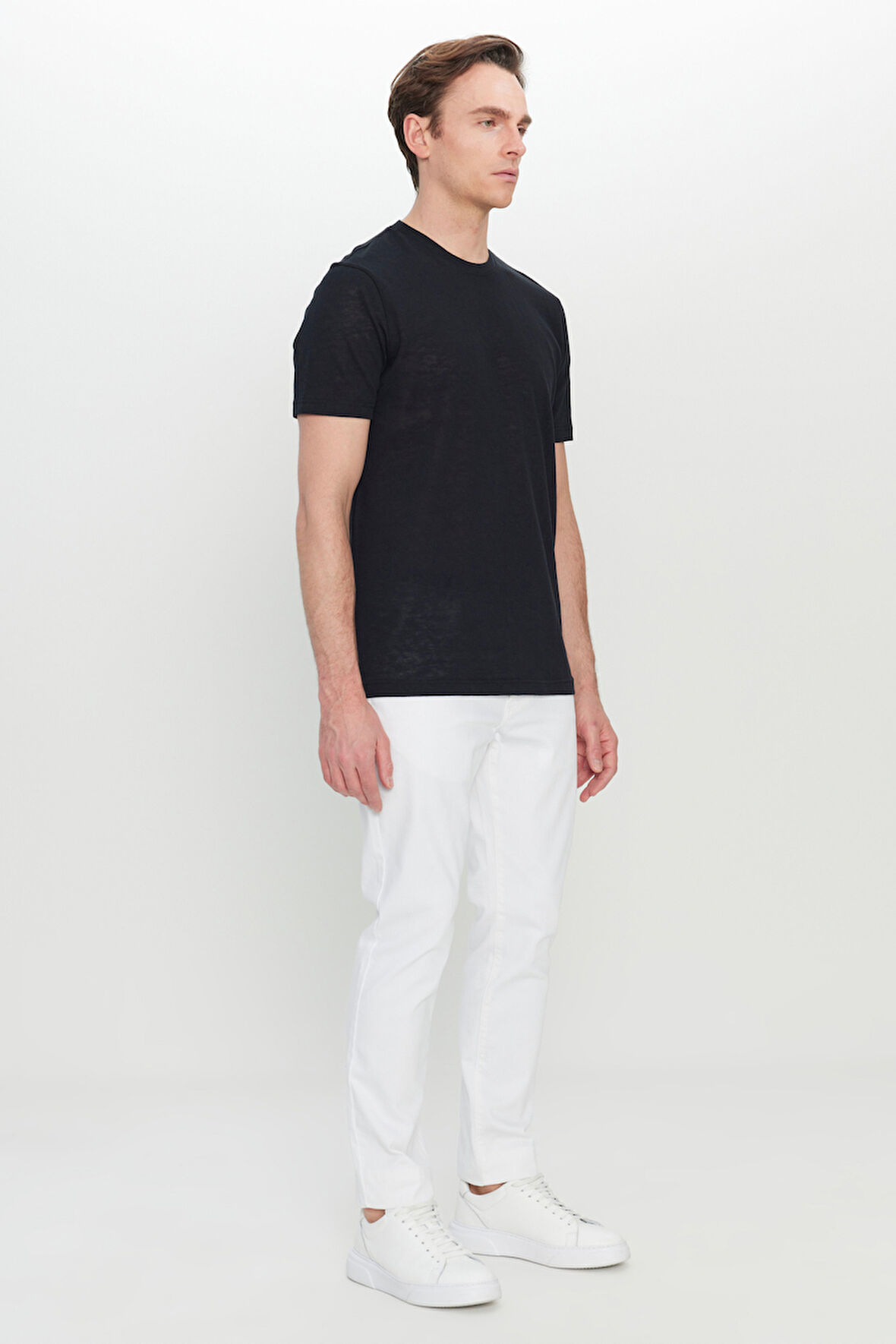 Pamuklu Slim Fit Dar Kesim Bisiklet Yaka Tişört