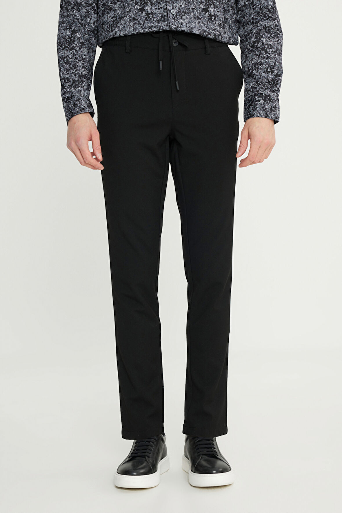 Slim Fit Dar Kesim Beli Bağlamalı Yan Cepli Esnek Pantolon