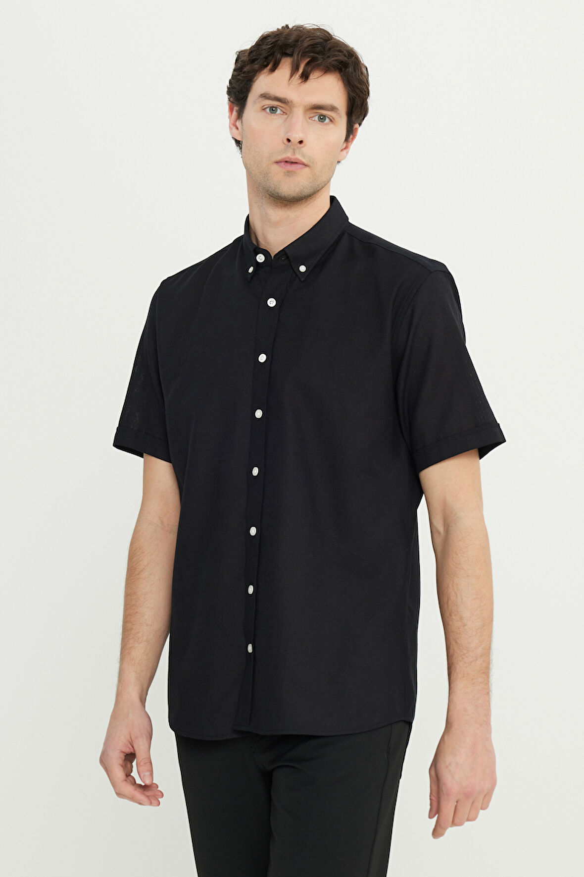 %100 Pamuk Comfort Fit Rahat Kesim Düğmeli Gömlek Yaka Armürlü Gömlek