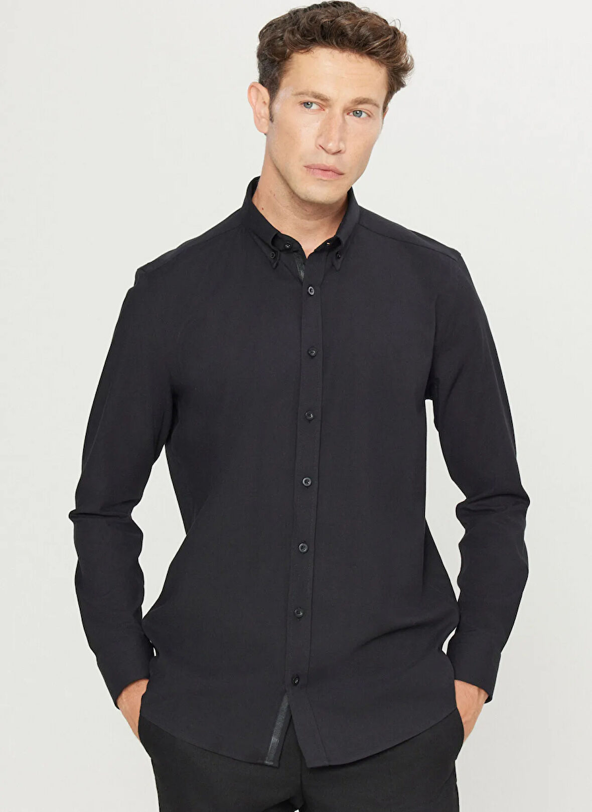 Altınyıldız Classics Slim Fit Düğmeli Yaka Siyah Erkek Gömlek ACE020261467_SYH