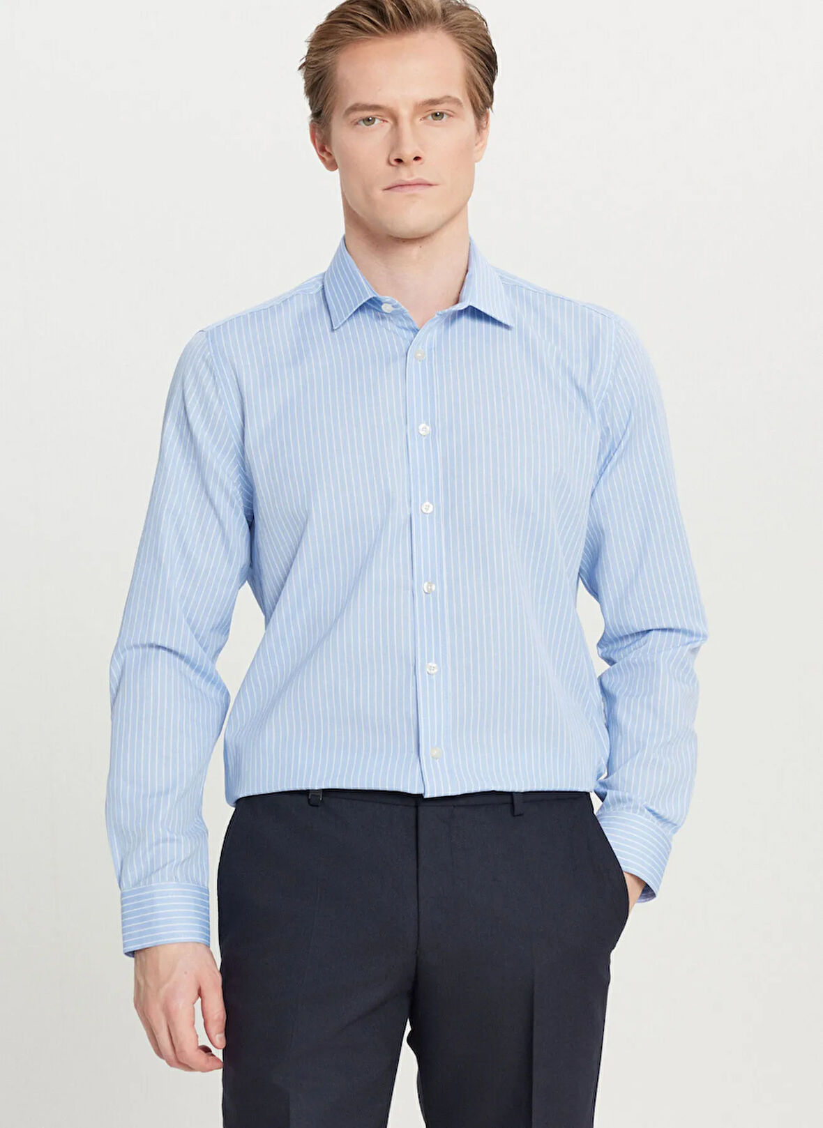 Altınyıldız Classics Tailored Fit Klasik Yaka Mavi - Beyaz Erkek Gömlek ACE020261602_MVB