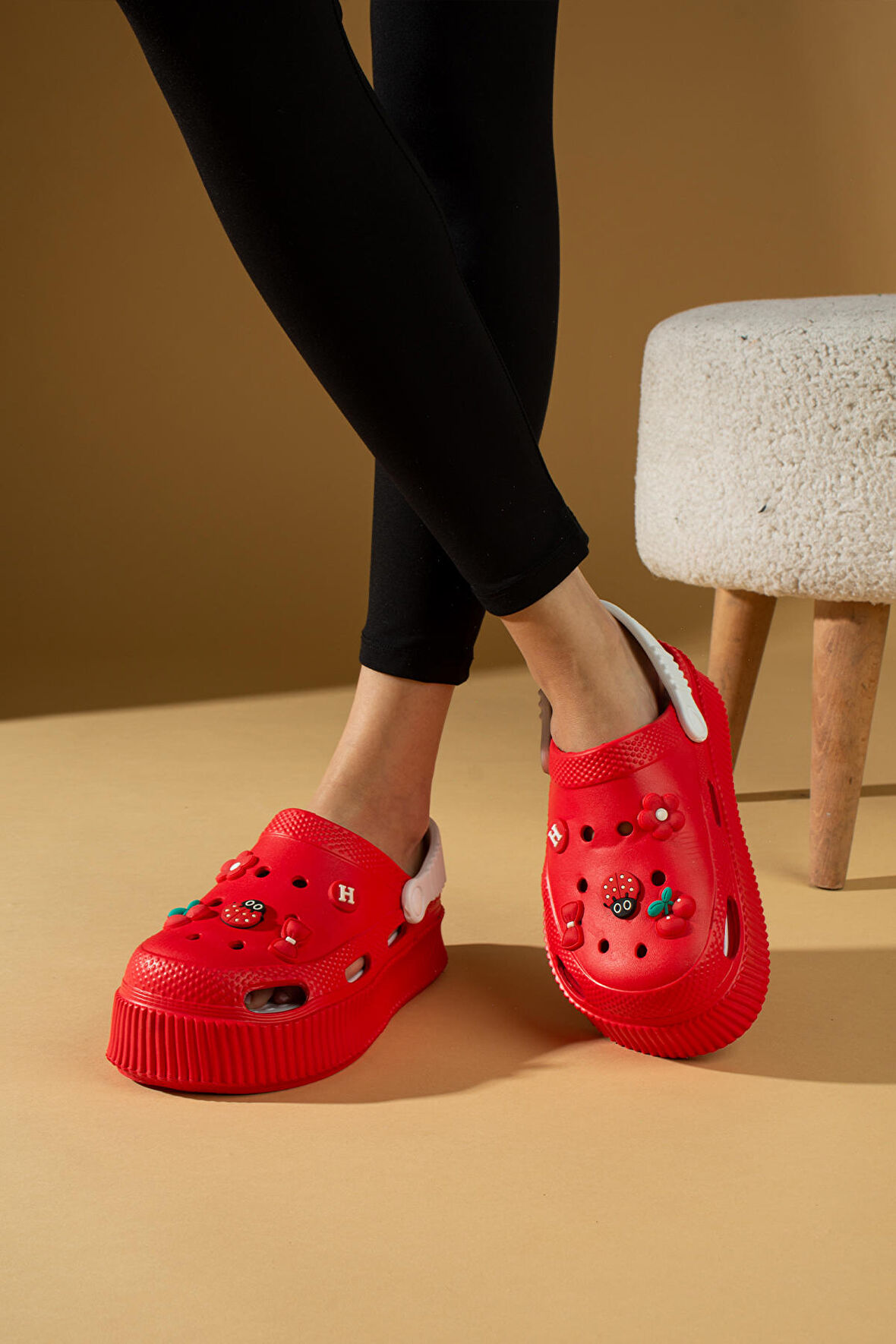 Pembe Potin Yüksek Taban Jibbitzli Eva Comfort Kadın Sandalet DNZ224-24