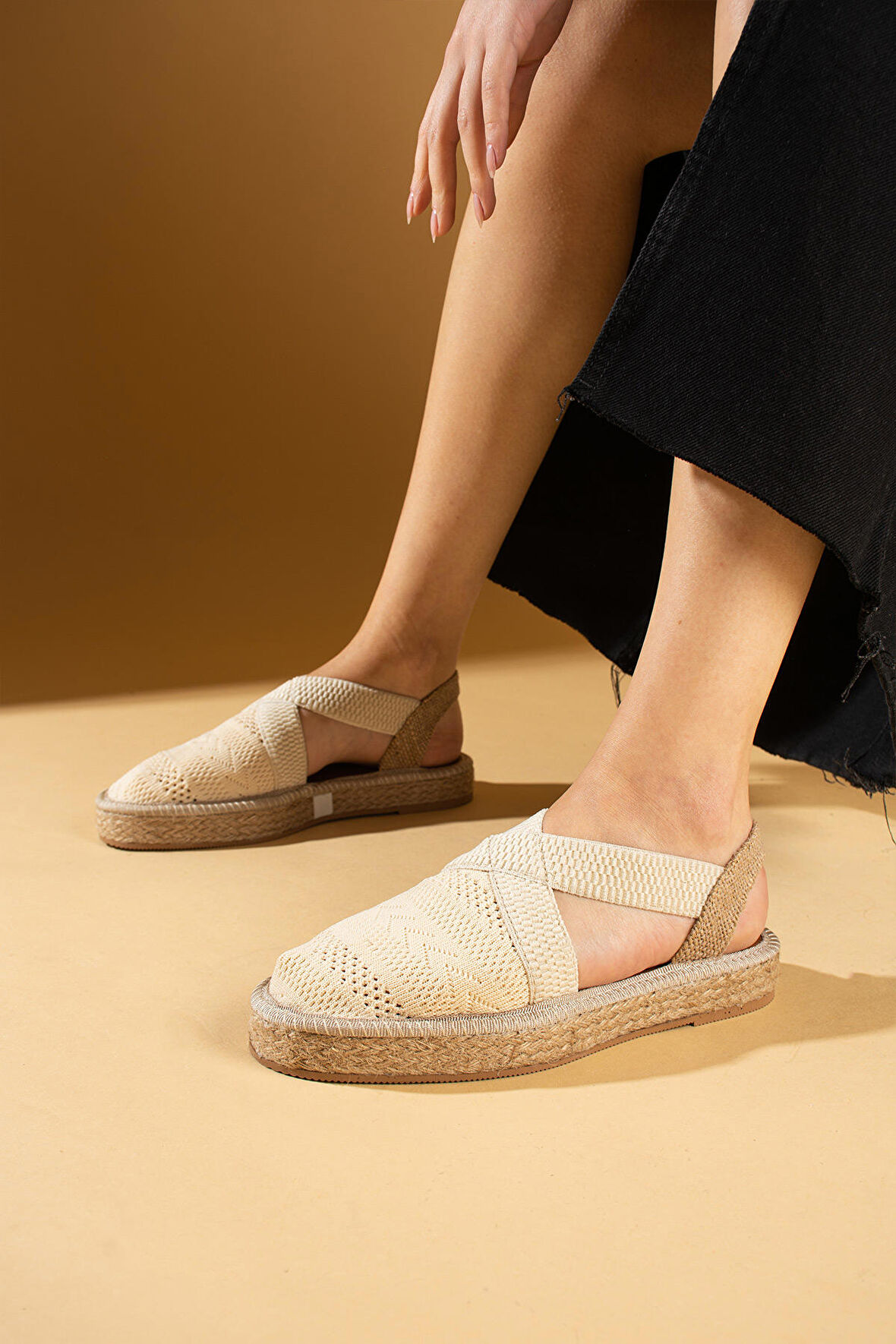 Pembe Potin Hasır Desenli Comfort Taban Triko Kadın Sandalet 67-101-24