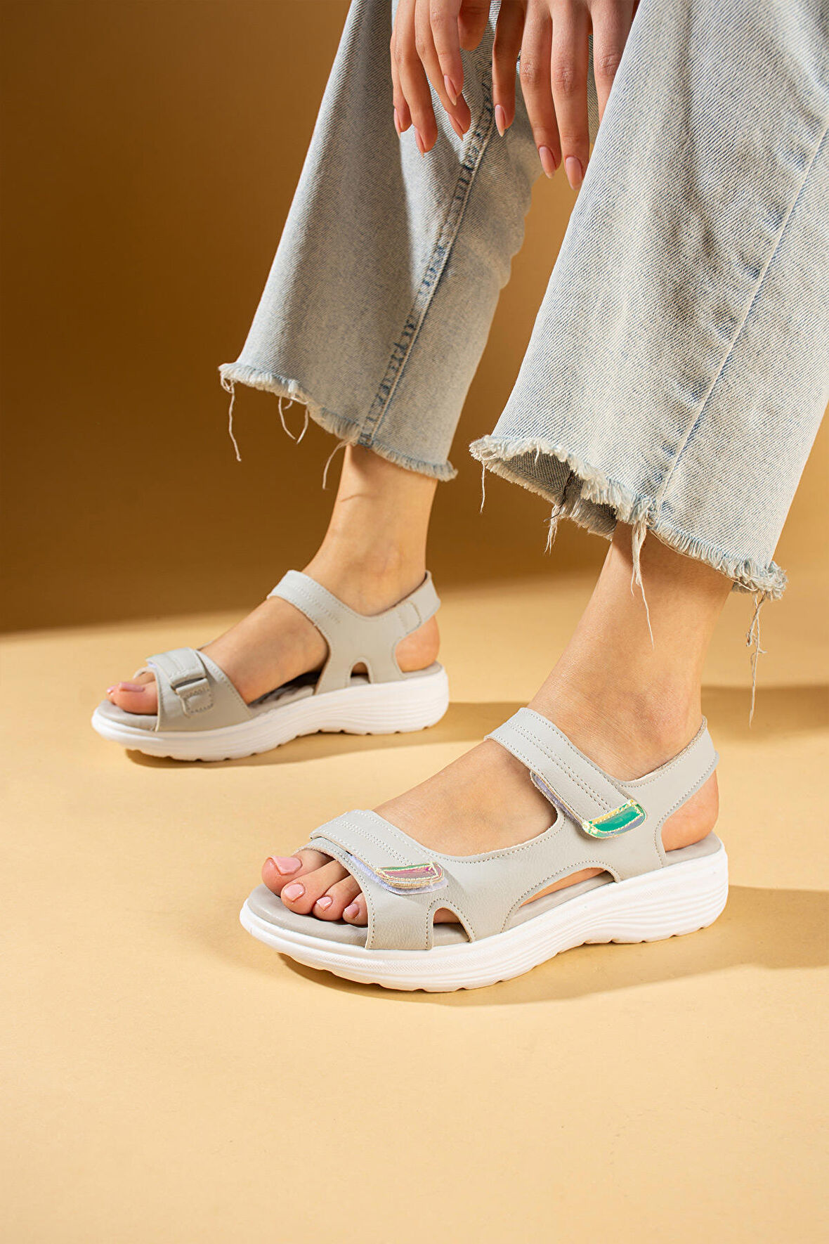 Pembe Potin Deri Görünümlü Comfort Taban Çift Bantlı Kadın Sandalet 59-78-24