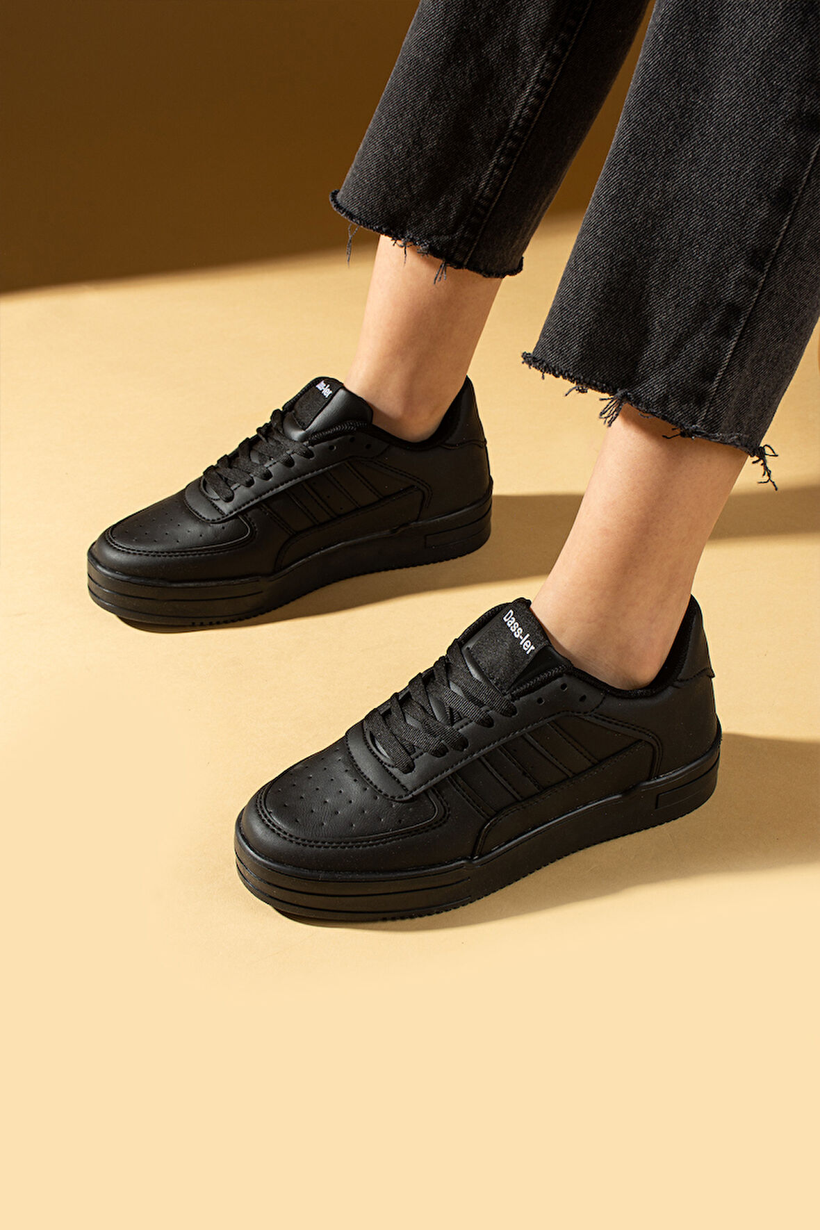 Pembe Potin Bağcıklı Comfort Taban Şeritli Kadın Sneaker 001-1005-24SSiyah