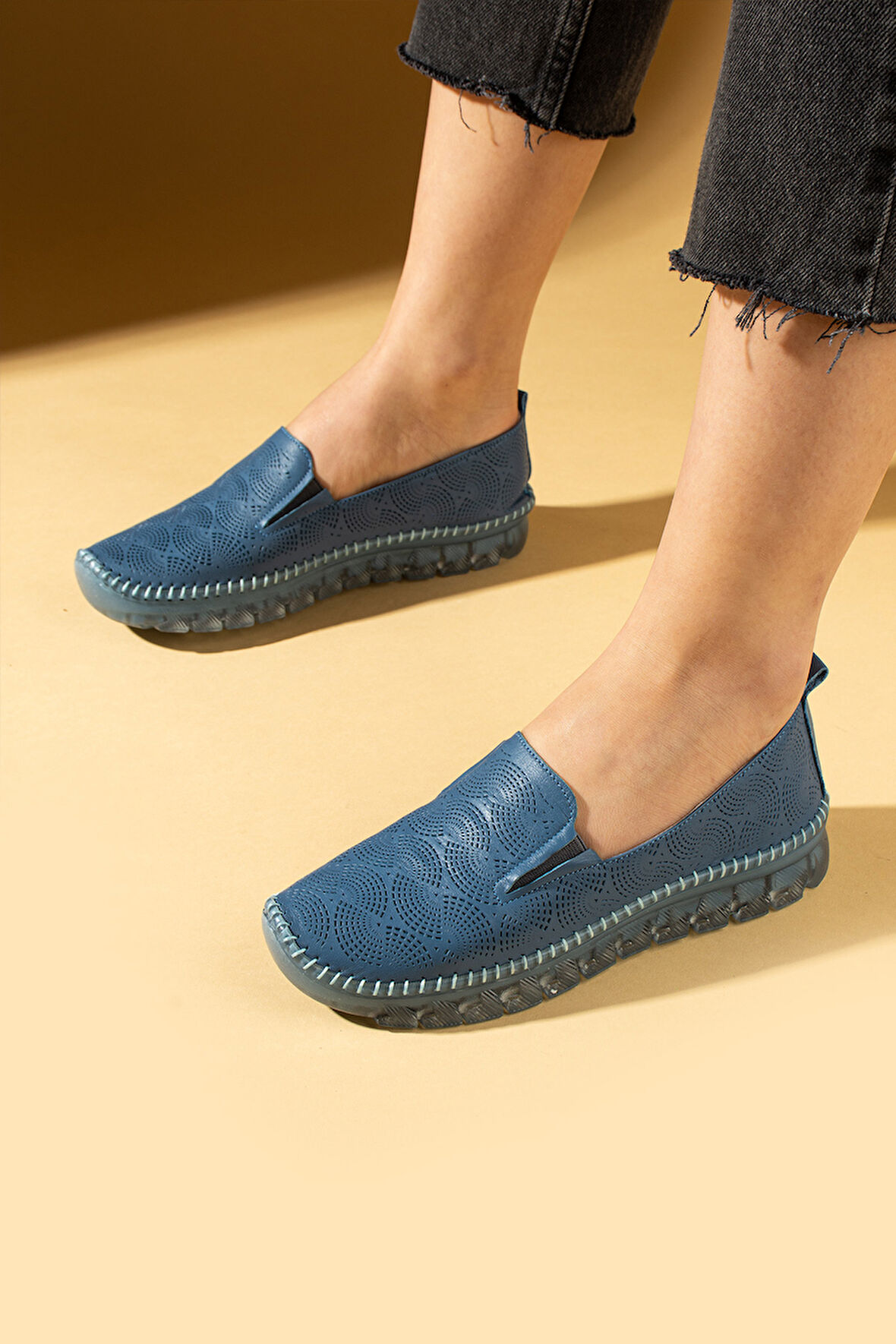 Pembe Potin Hakiki Yumuşak Deri Hafif Comfort Taban Lazer Kesim Kadın Spor Ayakkabı 59-390-25