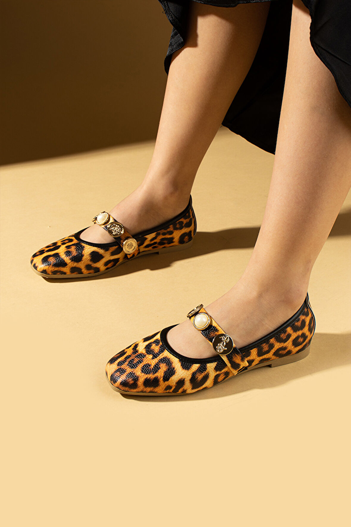 Pembe Potin İnci Detaylı Tek Bantlı Rahat Taban Kadın Babet 81-160-25LeoparBaskı