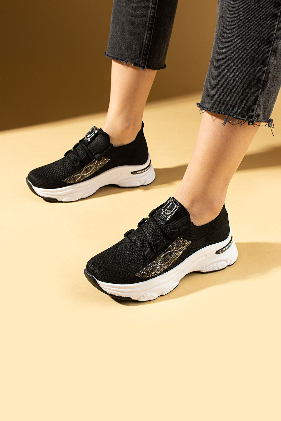 Pembe Potin Taş Detaylı Bağcıklı Triko Rahat Taban Kadın Sneakers 36-871-25