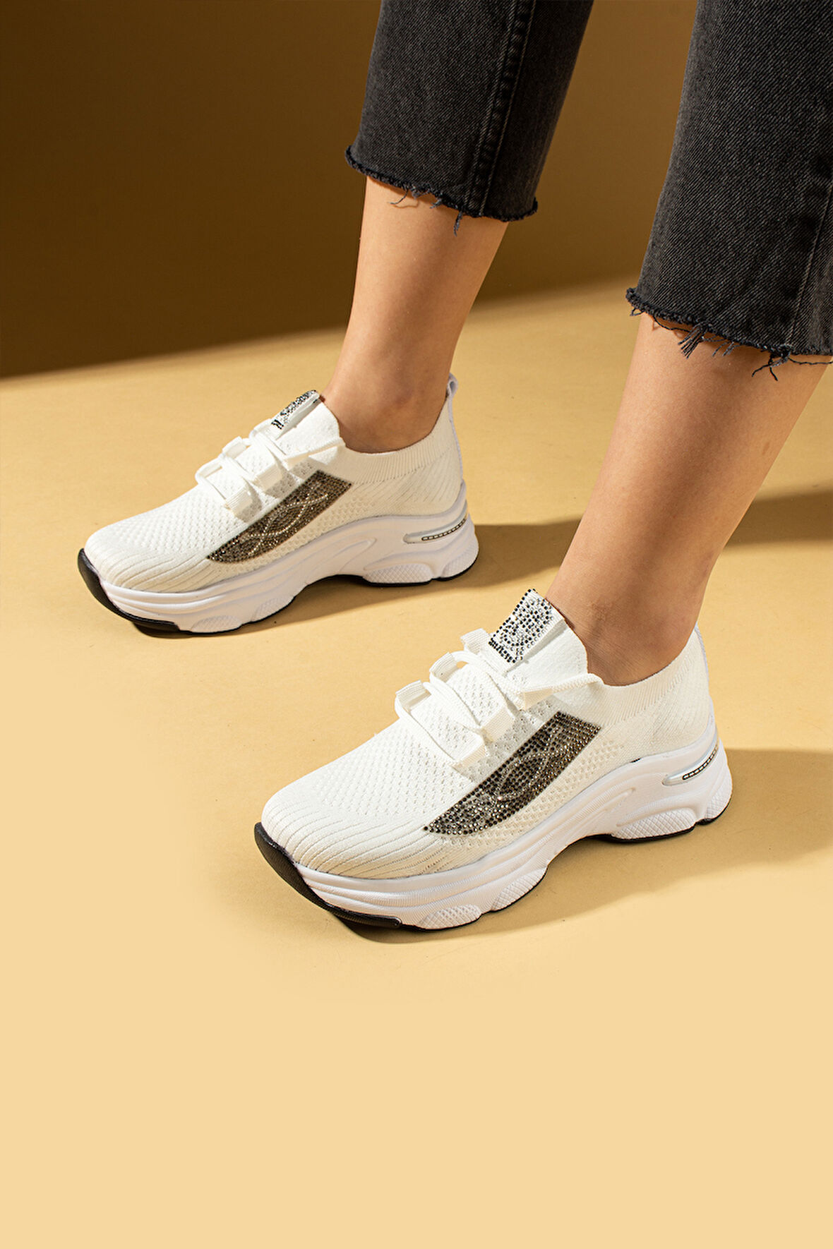 Pembe Potin Taş Detaylı Bağcıklı Triko Rahat Taban Kadın Sneakers 36-871-25