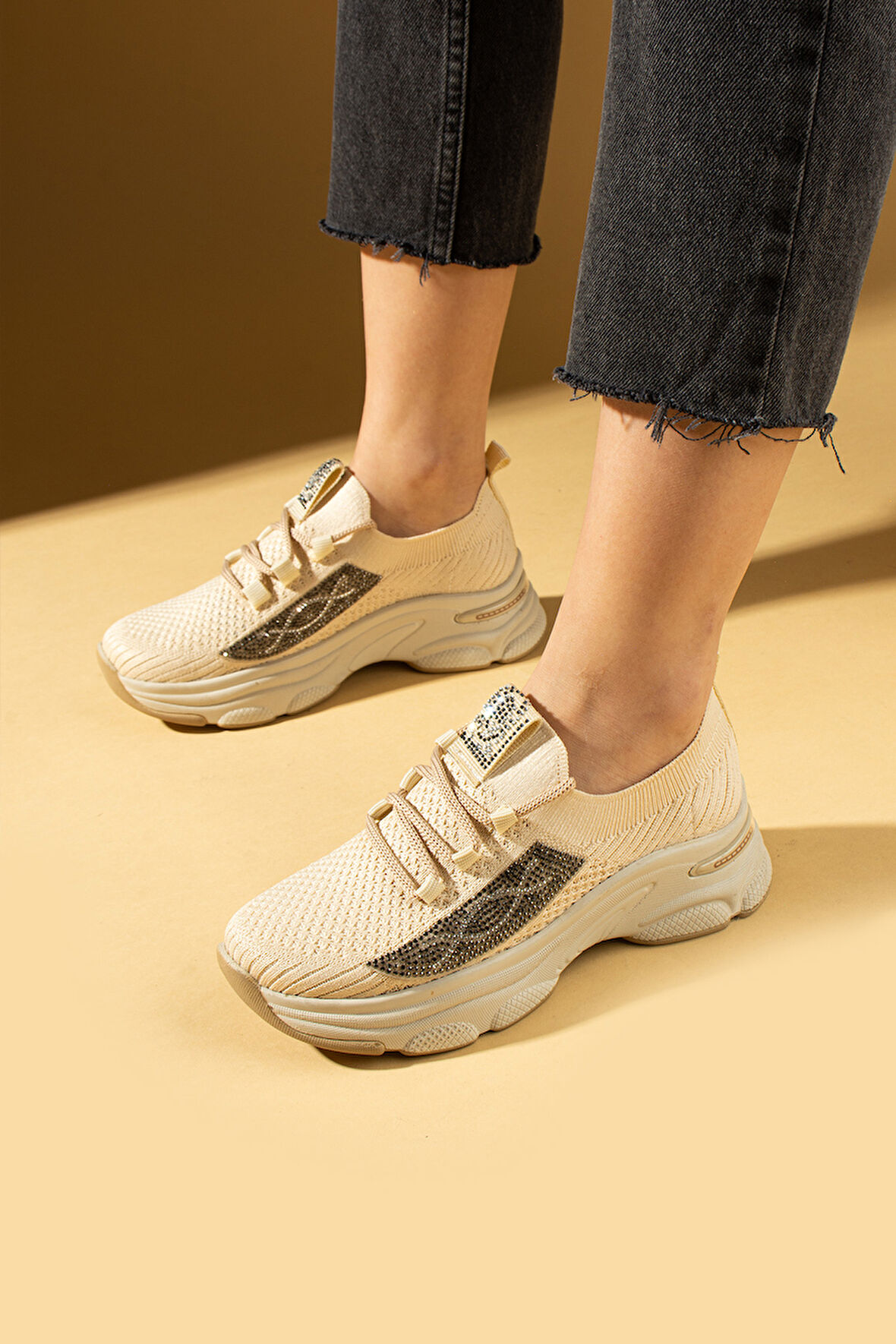 Pembe Potin Taş Detaylı Bağcıklı Triko Rahat Taban Kadın Sneakers 36-871-25