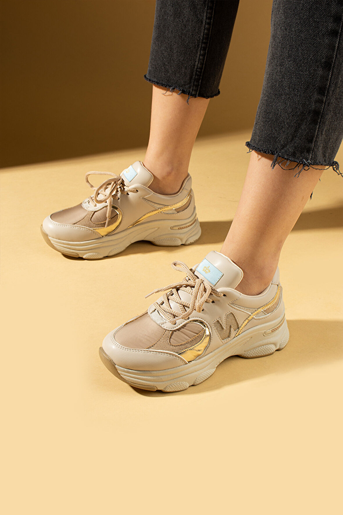 Pembe Potin Taş Detaylı Rahat Taban Bağcıklı Kadın Sneaker 36-874-25