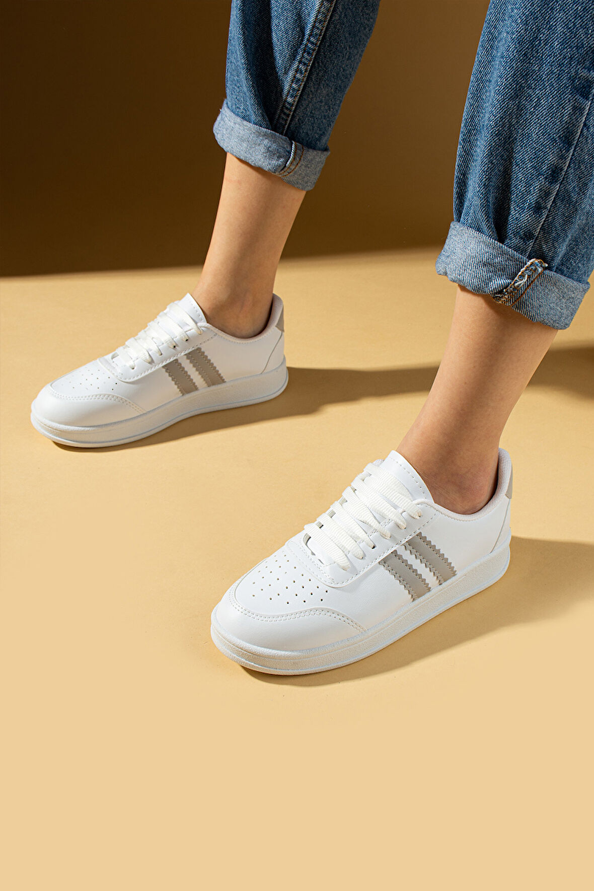 Pembe Potin Şerit Detaylı Bağcıklı Rahat Taban Kadın Sneakers 001-1004-24BVizon