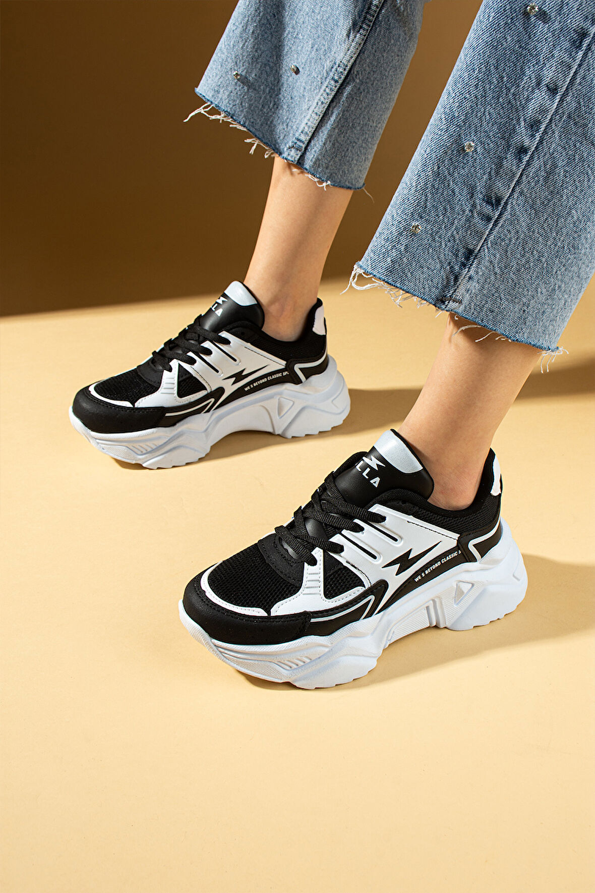 Pembe Potin Kalın Taban Bağcıklı Fileli Kadın Sneakers 89-040-25Byaz