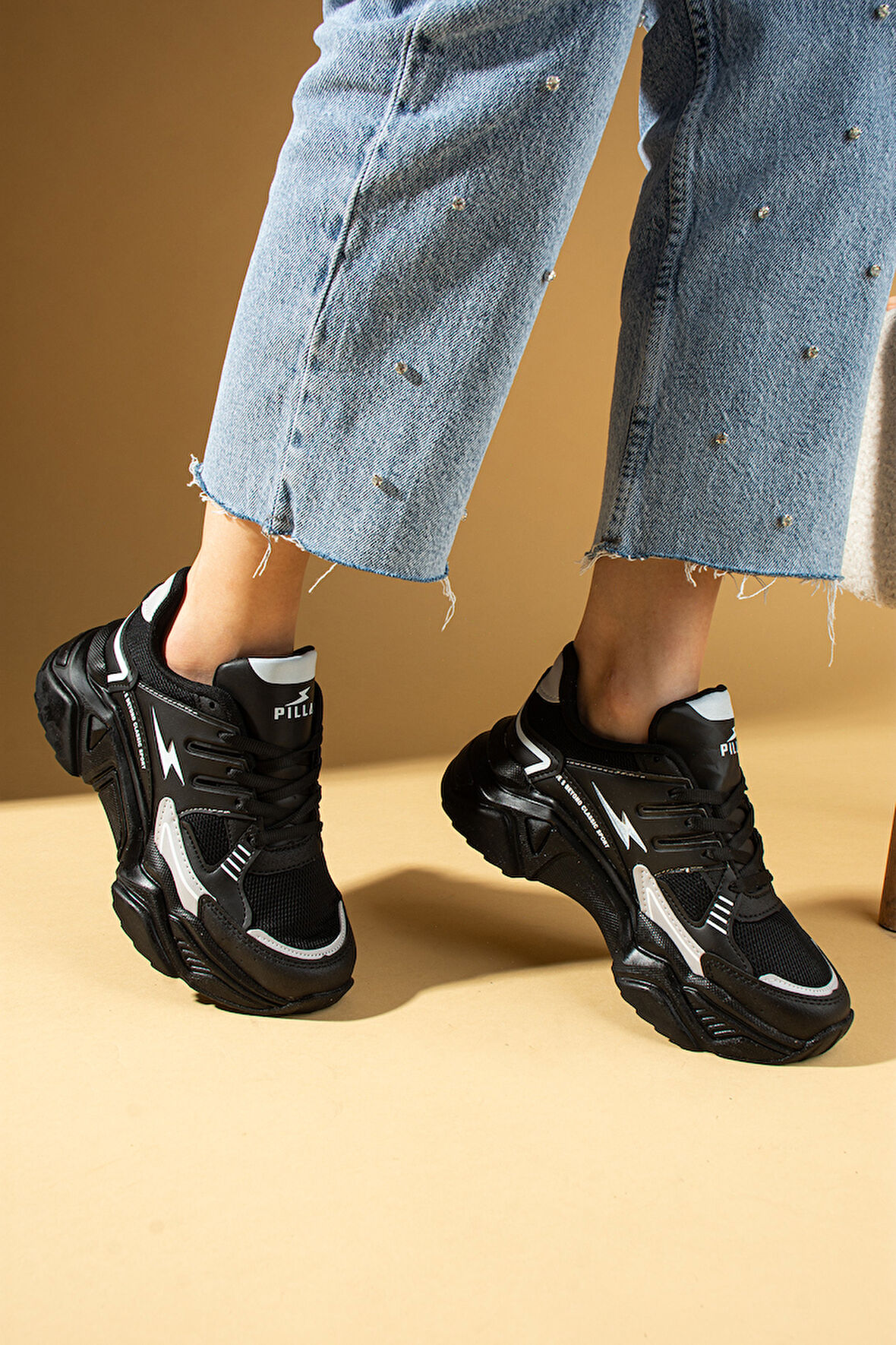 Pembe Potin Kalın Taban Bağcıklı Fileli Kadın Sneakers 89-040-25