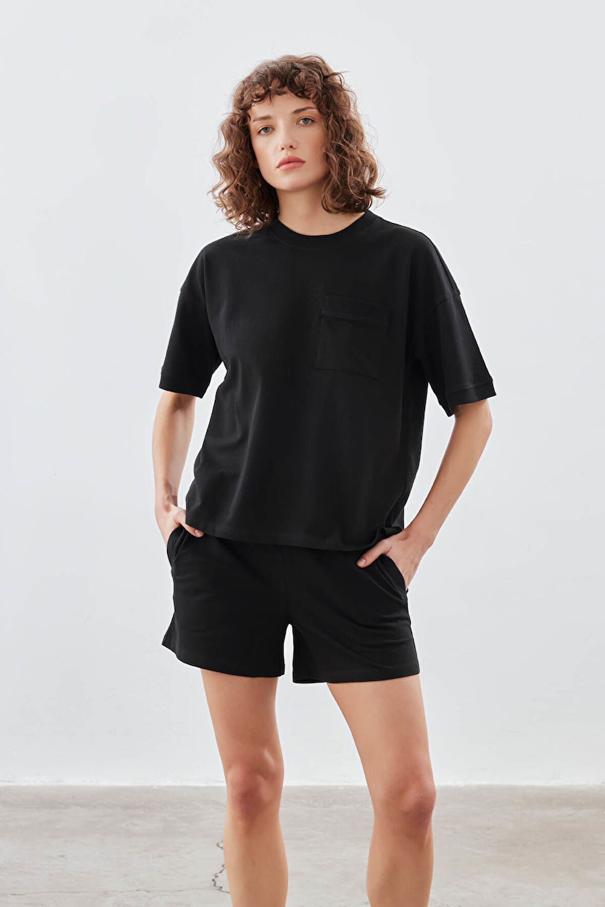 Kadın Pamuklu Pique Cepli Kısa Kol T-shirt